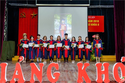 LẾ TỐT NGHIỆP CHO SINH VIÊN HỆ CAO ĐẲNG KHÓA 17