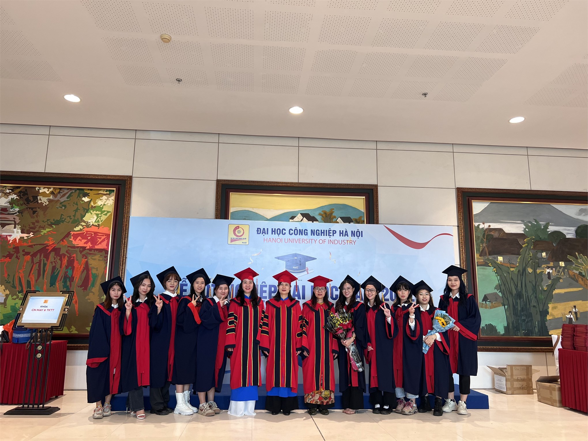 Lễ tốt nghiệp đại học năm 2022 của Đại học Công nghiệp Hà Nội