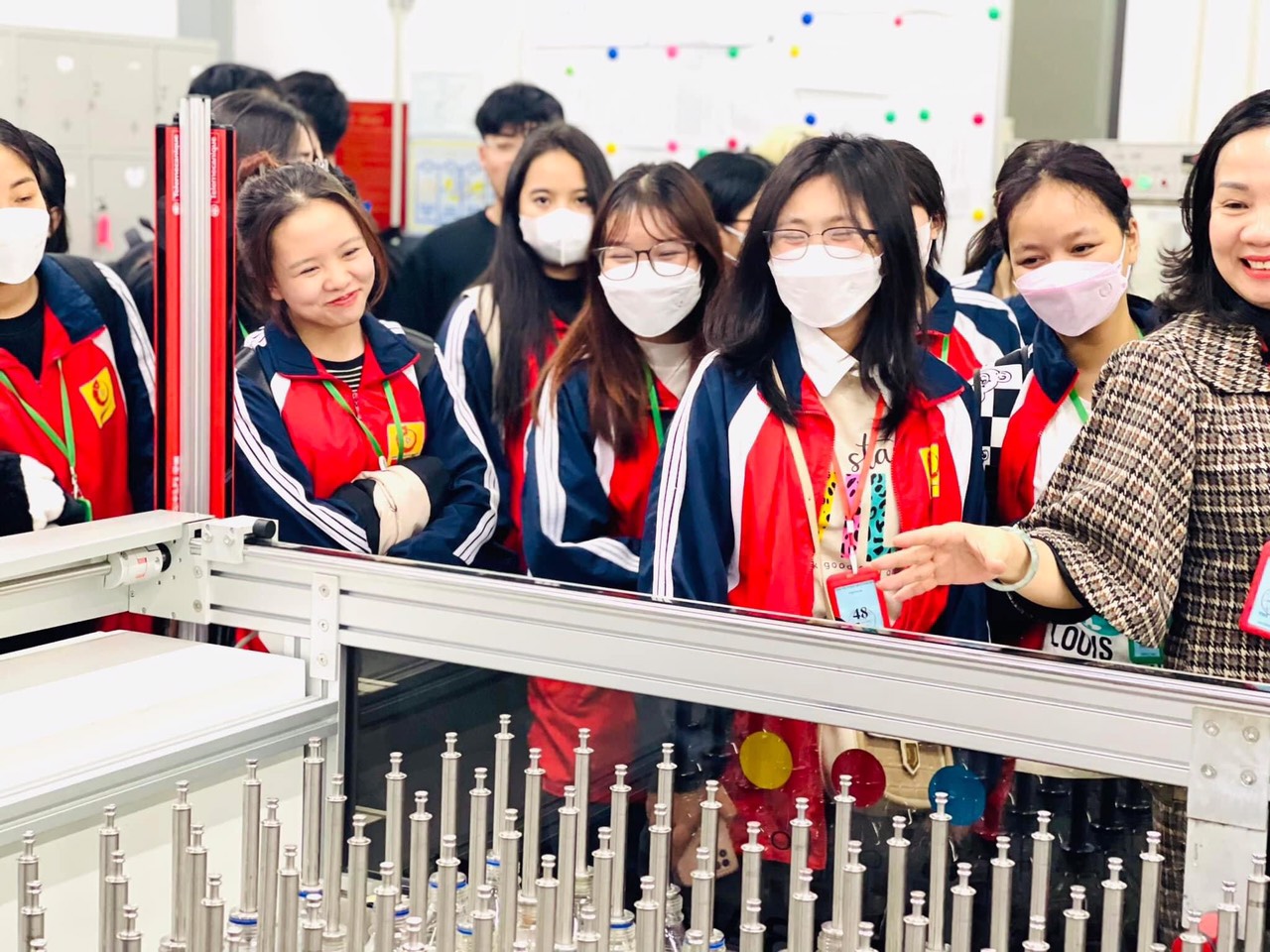 Sinh viên ĐH Công nghệ Vật liệu dệt may khóa 16 tham quan trải nghiệm thực tế tại công ty TNHH BEST PACIFIC Việt nam