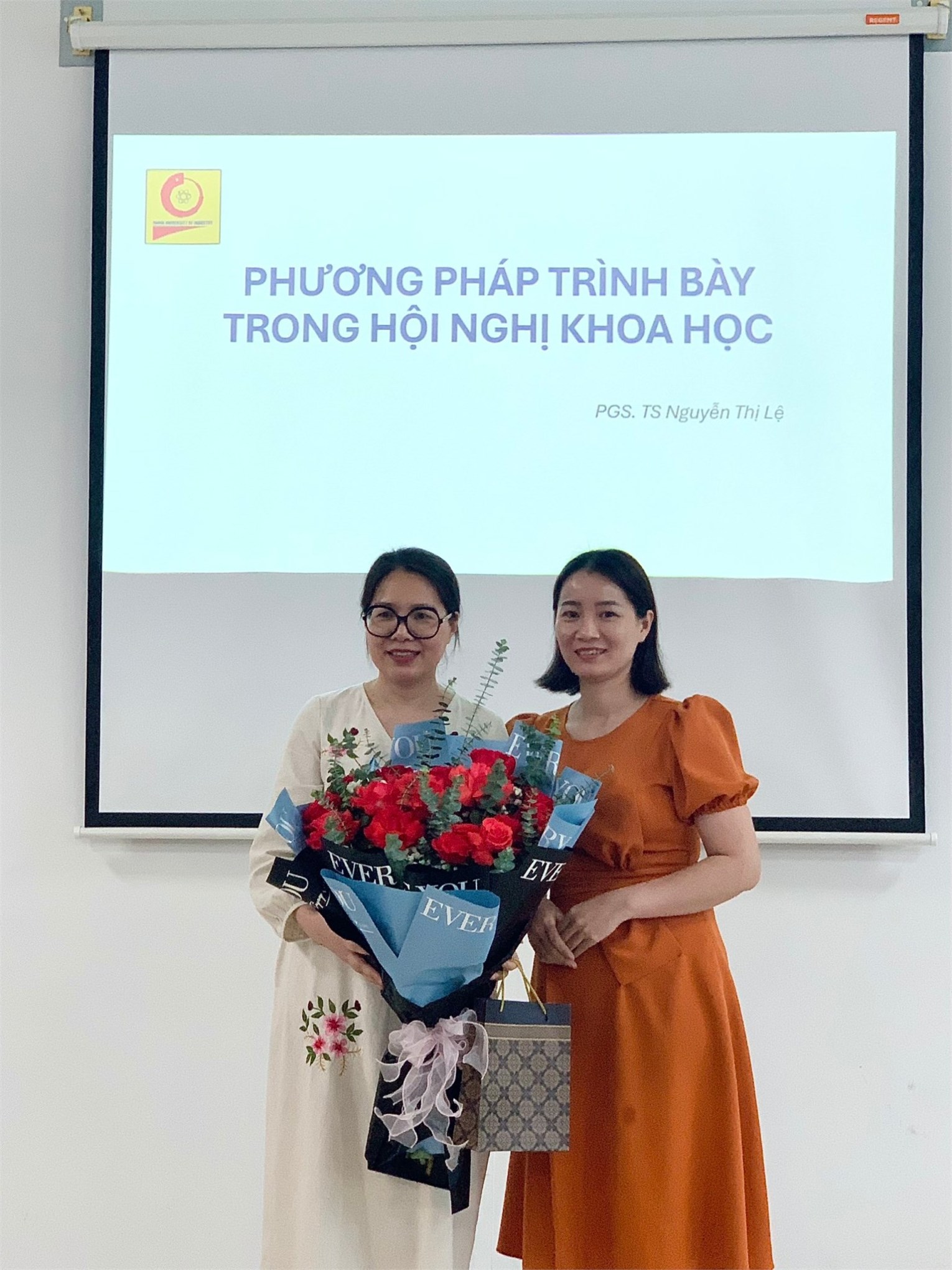 TỌA ĐÀM “CHIA SẺ PHƯƠNG PHÁP TRÌNH BÀY TRONG HỘI NGHỊ KHOA HỌC”