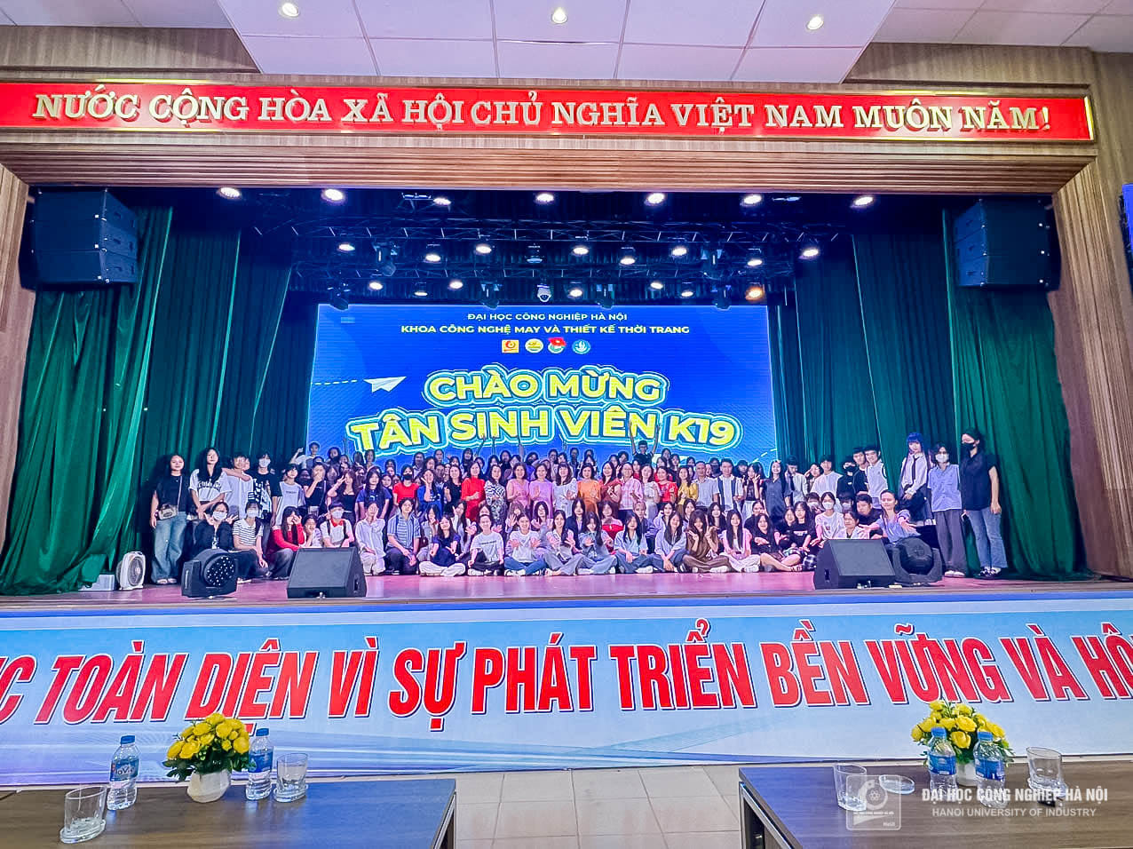 Chào mừng Tân sinh viên đại học khóa 19- Khoa Công nghệ May- Thiết kế thời trang