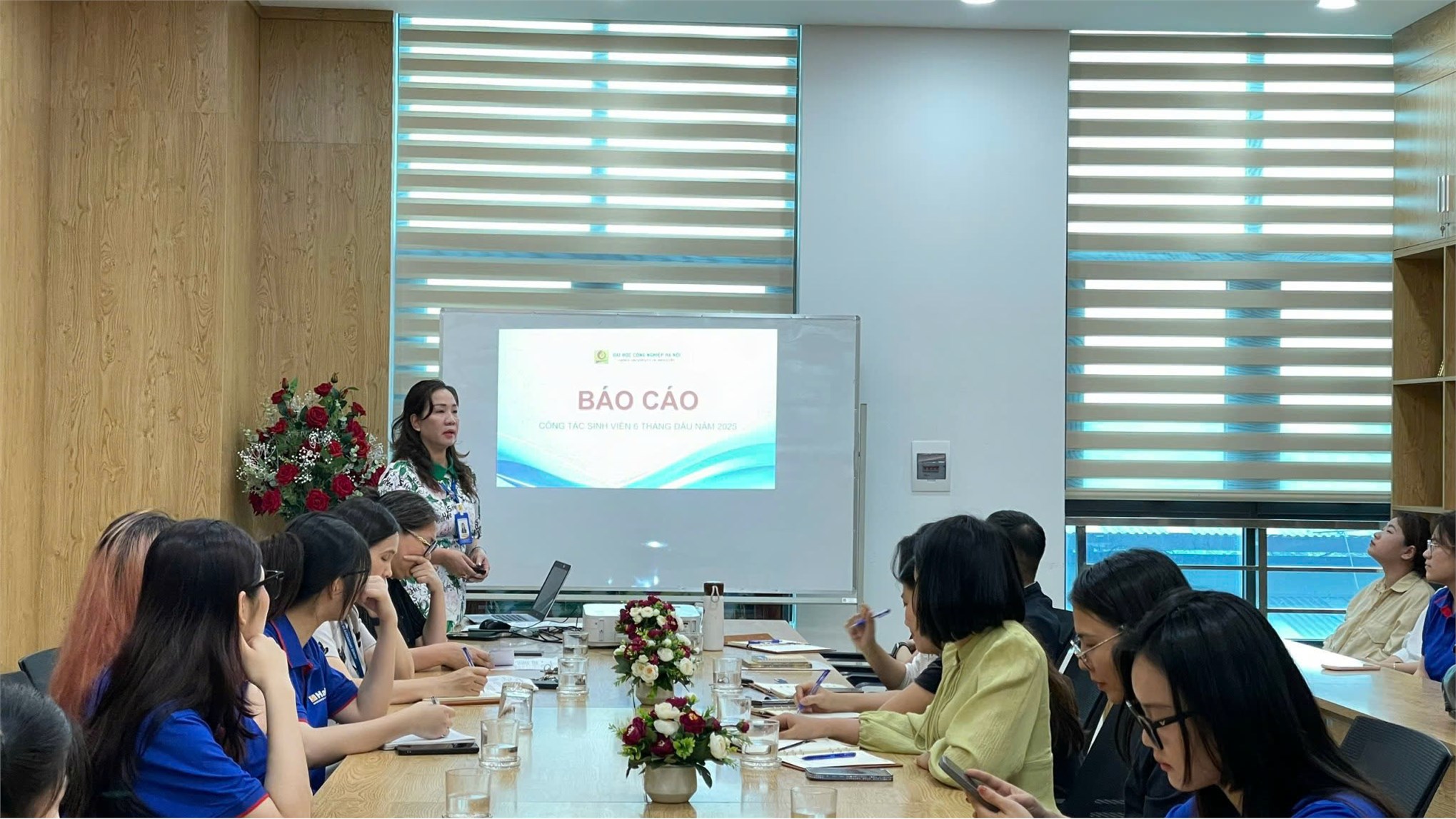 Hội nghị lớp trưởng, bí thư chi đoàn và chủ nhiệm các câu lạc bộ năm học 2024-2025 Khoa Công nghệ May- TKTT – Đại học Công nghiệp Hà Nội
