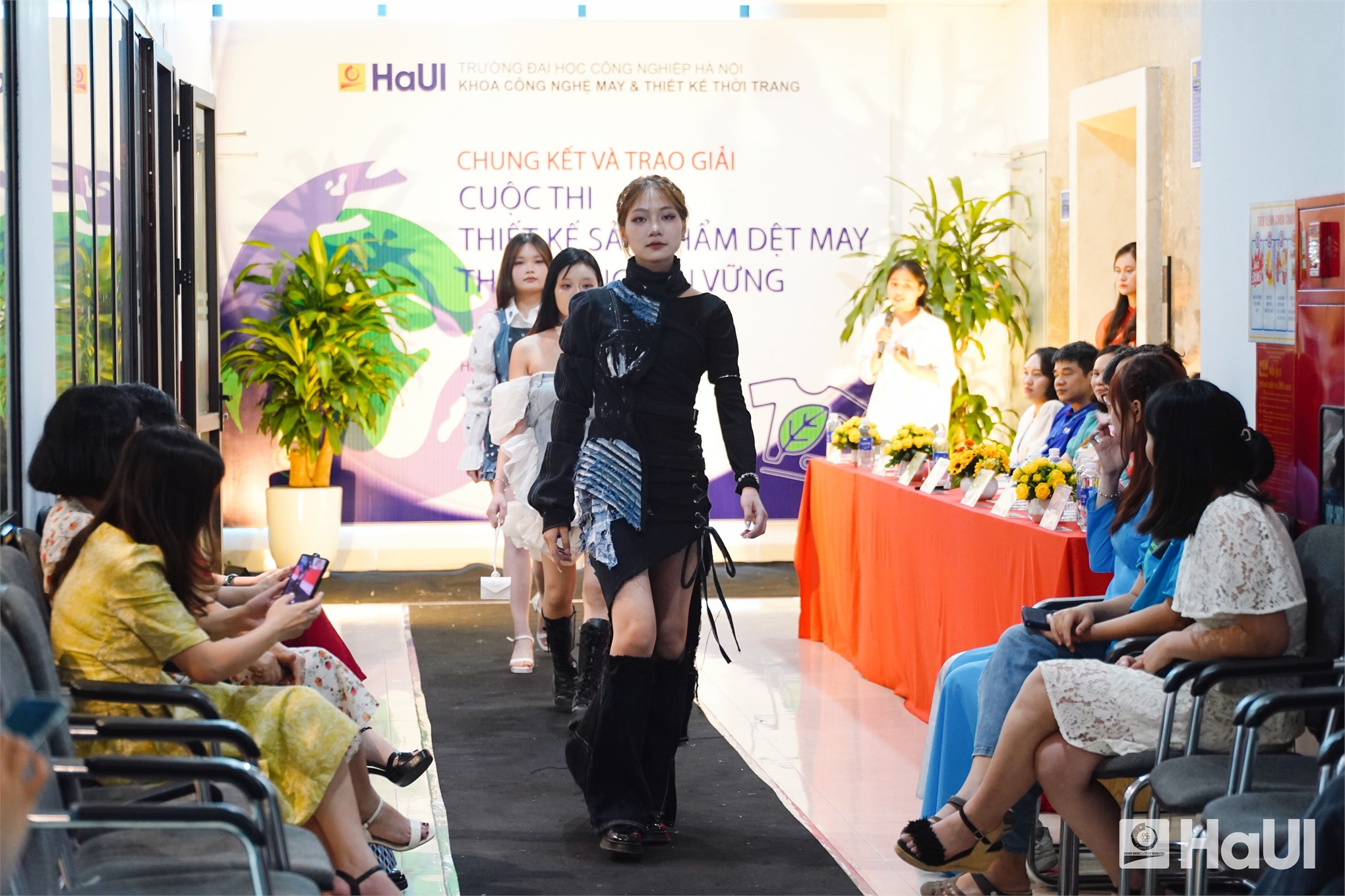 Chung kết và trao giải cuộc thi thiết kế sản phẩm dệt may và thời trang bền vững