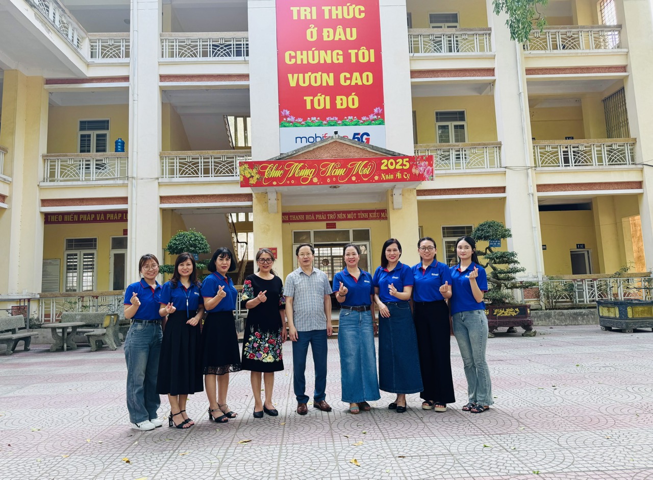 Định hướng, tư vấn hướng nghiệp cho học sinh tại các trường THPT tỉnhThanh Hóa, một hoạt động ý nghĩa của Khoa CN May & Thiết kế Thời trang, trường Đại Học Công nghiệp Hà Nội