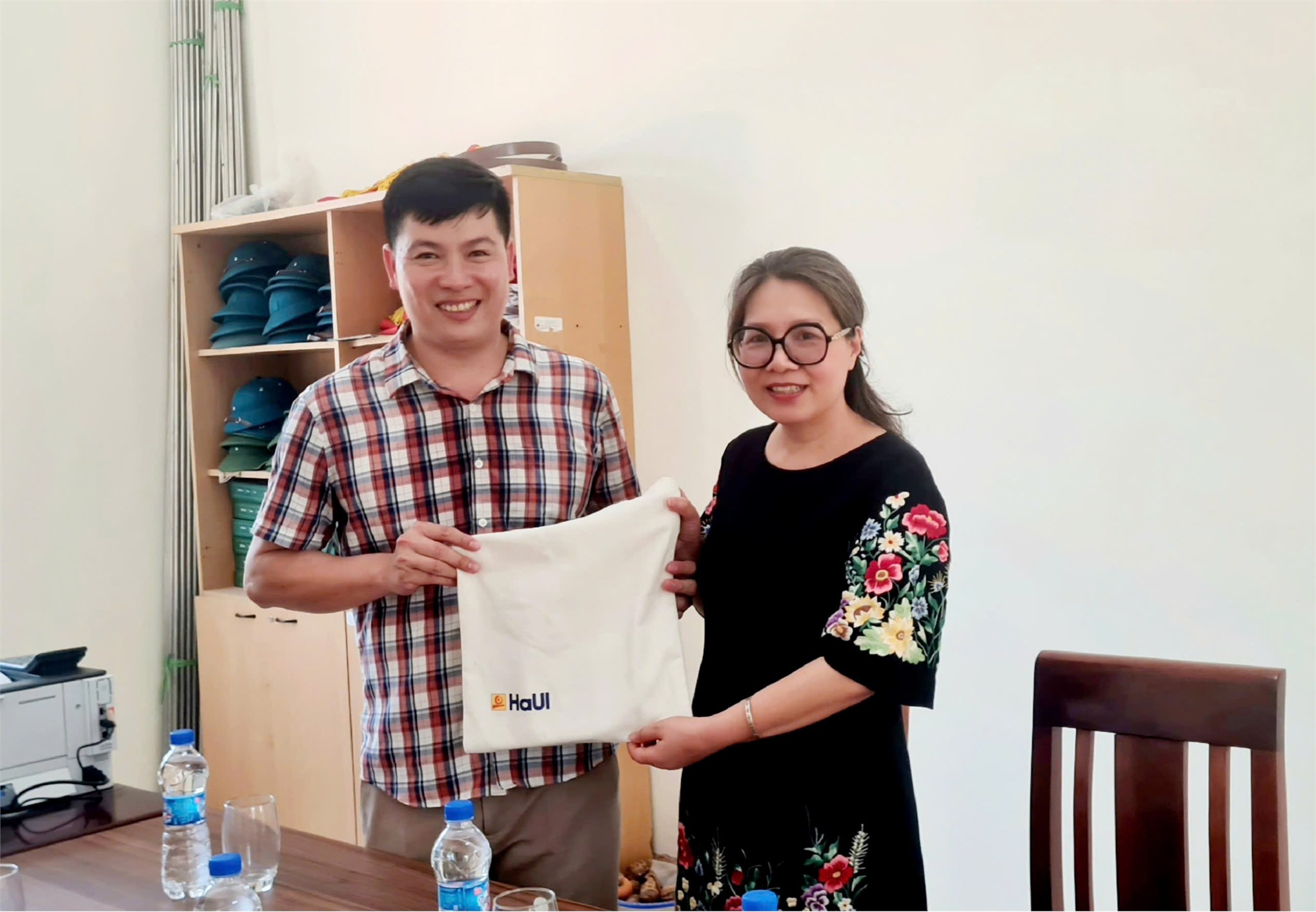 Định hướng, tư vấn hướng nghiệp cho học sinh tại các trường THPT tỉnhThanh Hóa, một hoạt động ý nghĩa của Khoa CN May & Thiết kế Thời trang, trường Đại Học Công nghiệp Hà Nội