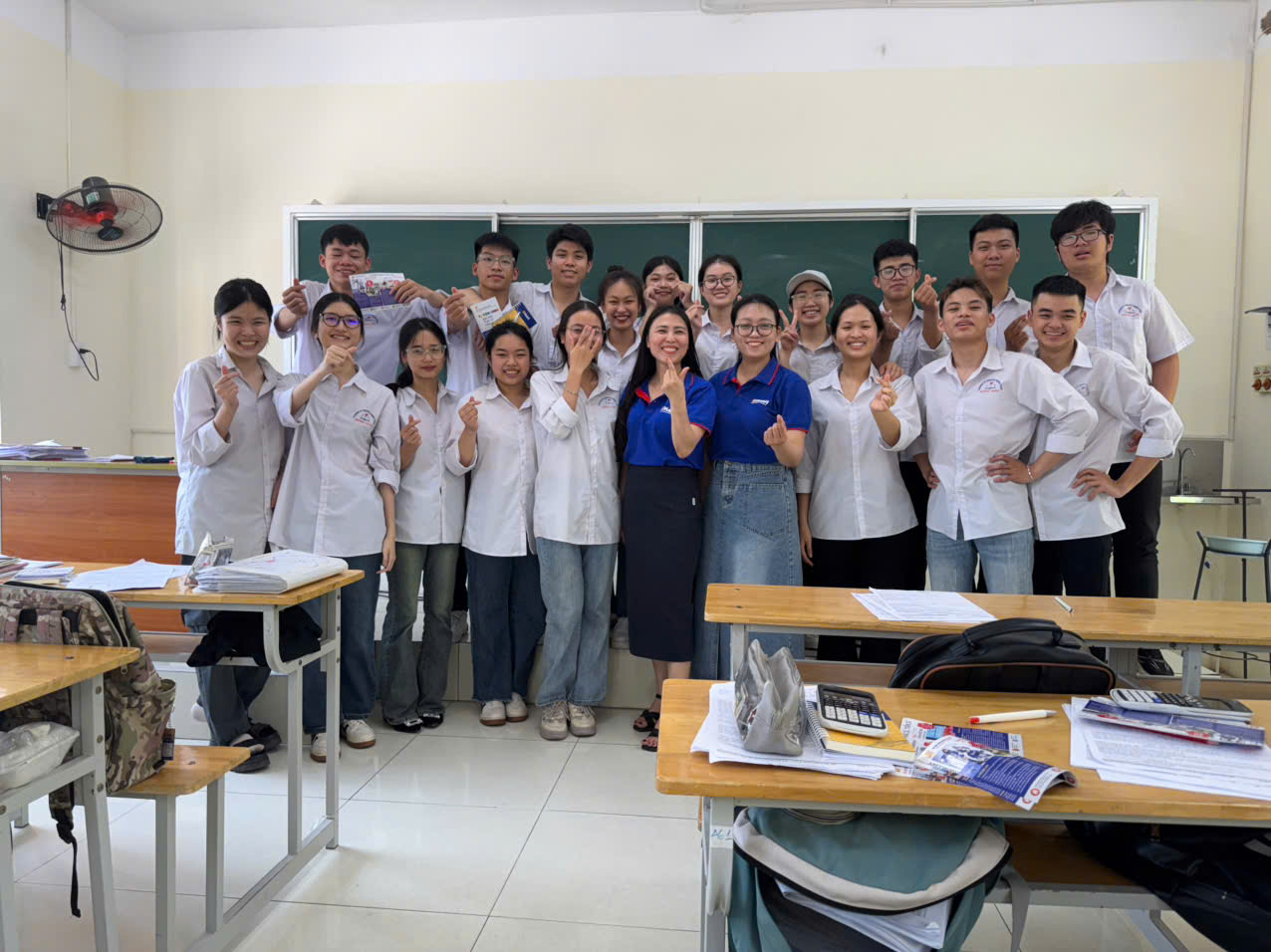 Định hướng, tư vấn hướng nghiệp cho học sinh tại các trường THPT tỉnhThanh Hóa, một hoạt động ý nghĩa của Khoa CN May & Thiết kế Thời trang, trường Đại Học Công nghiệp Hà Nội