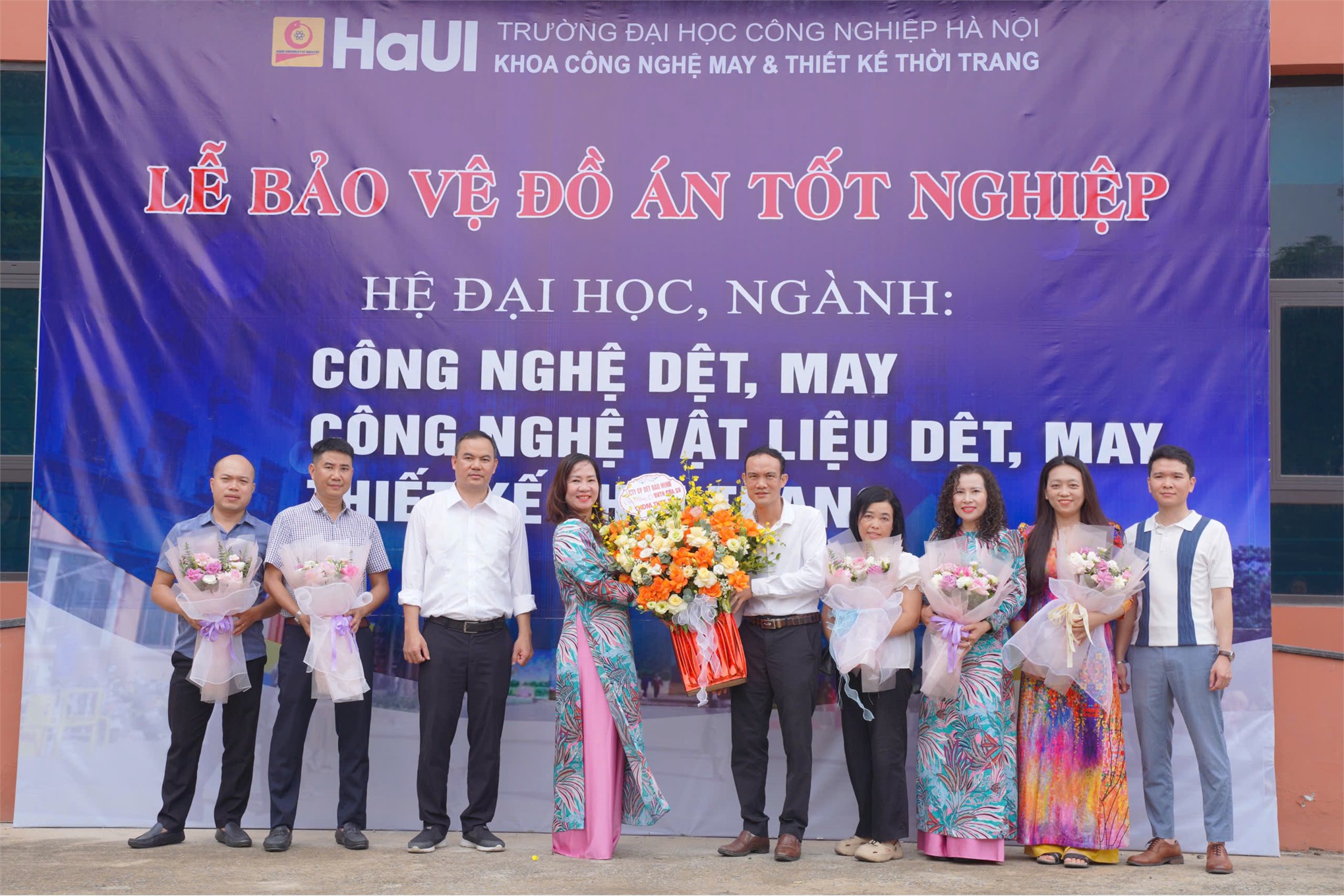 Lễ bảo vệ đồ án tốt nghiệp đại học khóa 16, ngành Công nghệ vật liệu dệt may- trường Đại học Công nghiệp Hà Nội