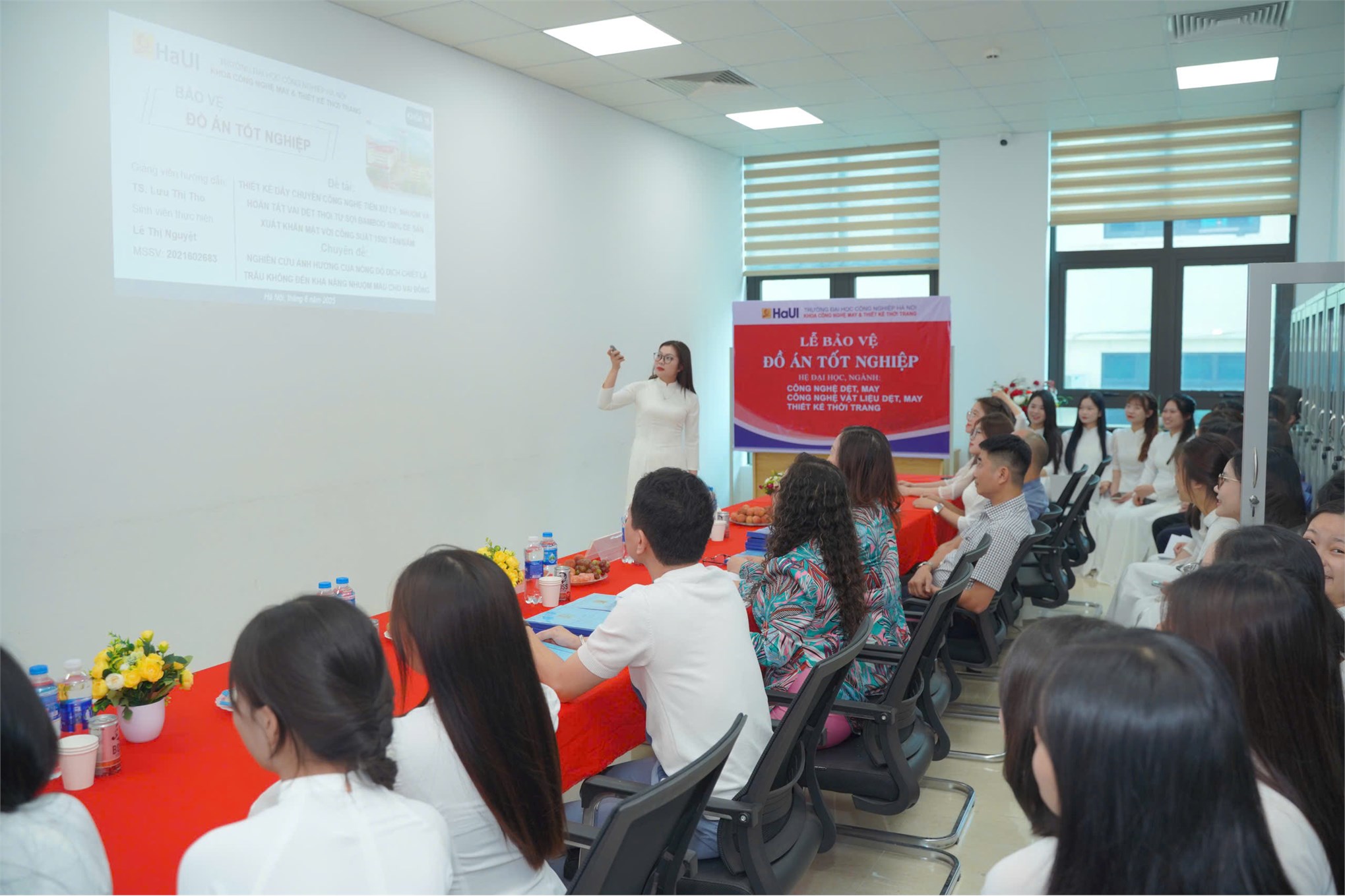 Lễ bảo vệ đồ án tốt nghiệp đại học khóa 16, ngành Công nghệ vật liệu dệt may- trường Đại học Công nghiệp Hà Nội