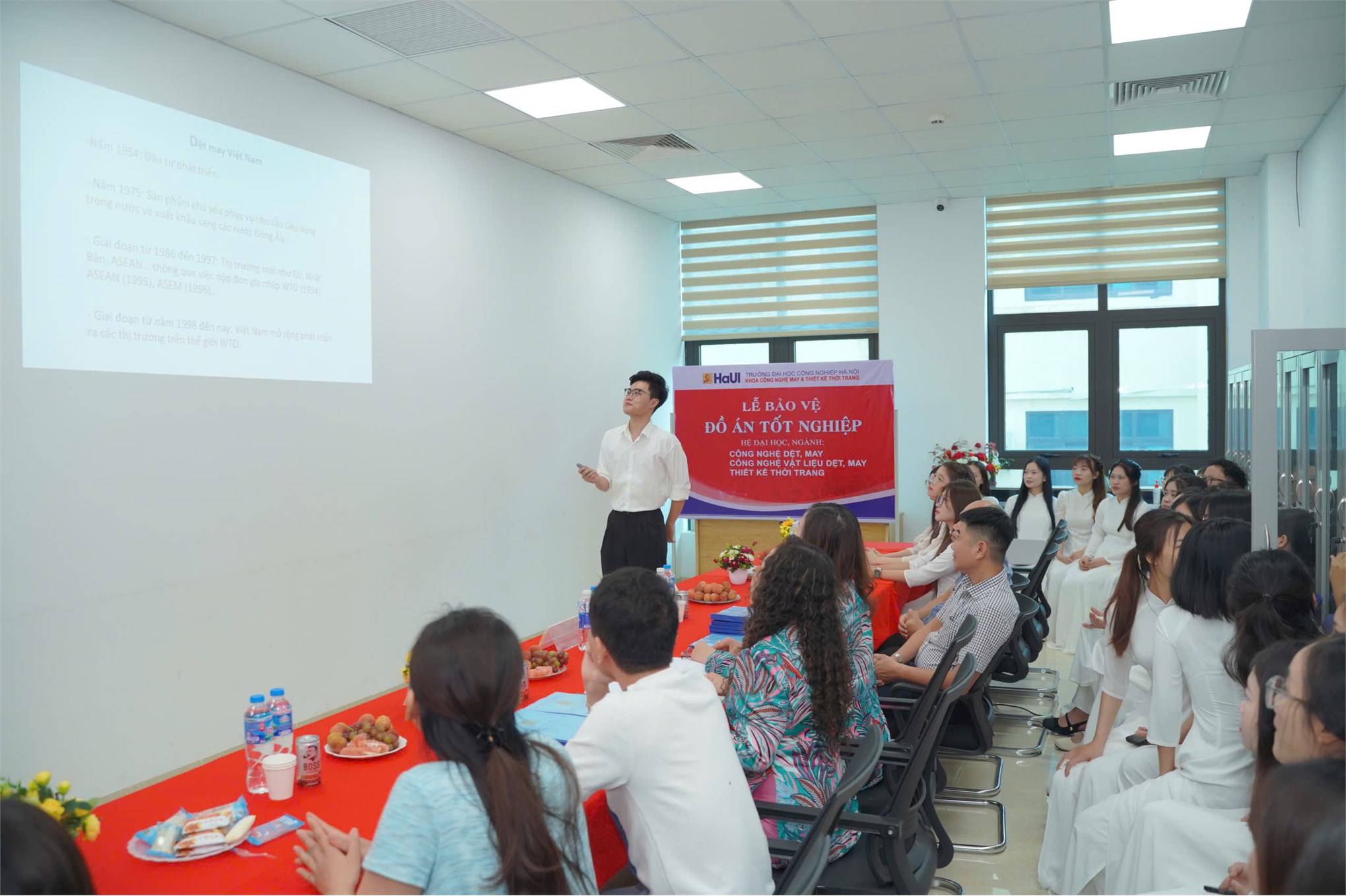 Lễ bảo vệ đồ án tốt nghiệp đại học khóa 16, ngành Công nghệ vật liệu dệt may- trường Đại học Công nghiệp Hà Nội