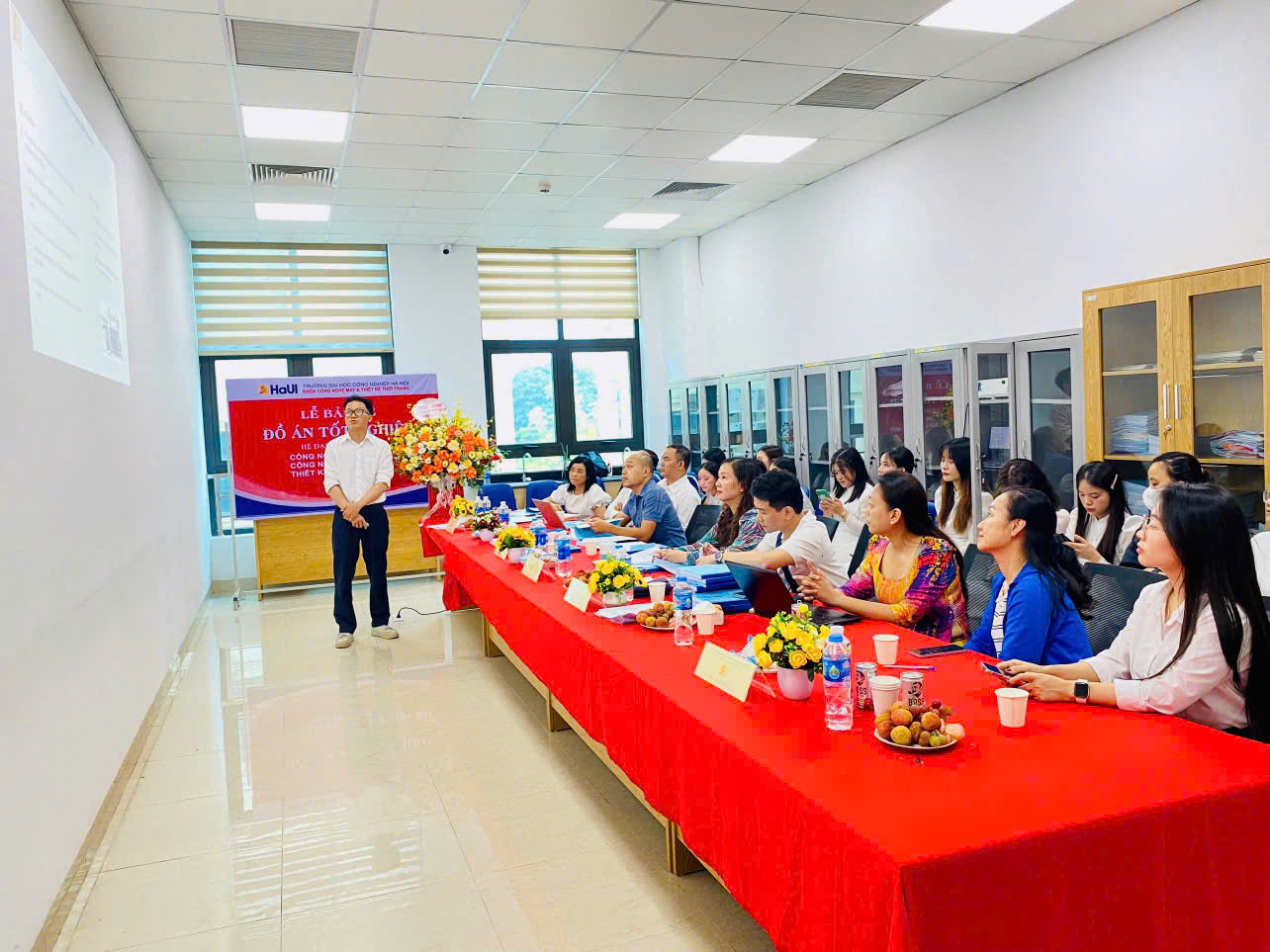 Lễ bảo vệ đồ án tốt nghiệp đại học khóa 16, ngành Công nghệ vật liệu dệt may- trường Đại học Công nghiệp Hà Nội