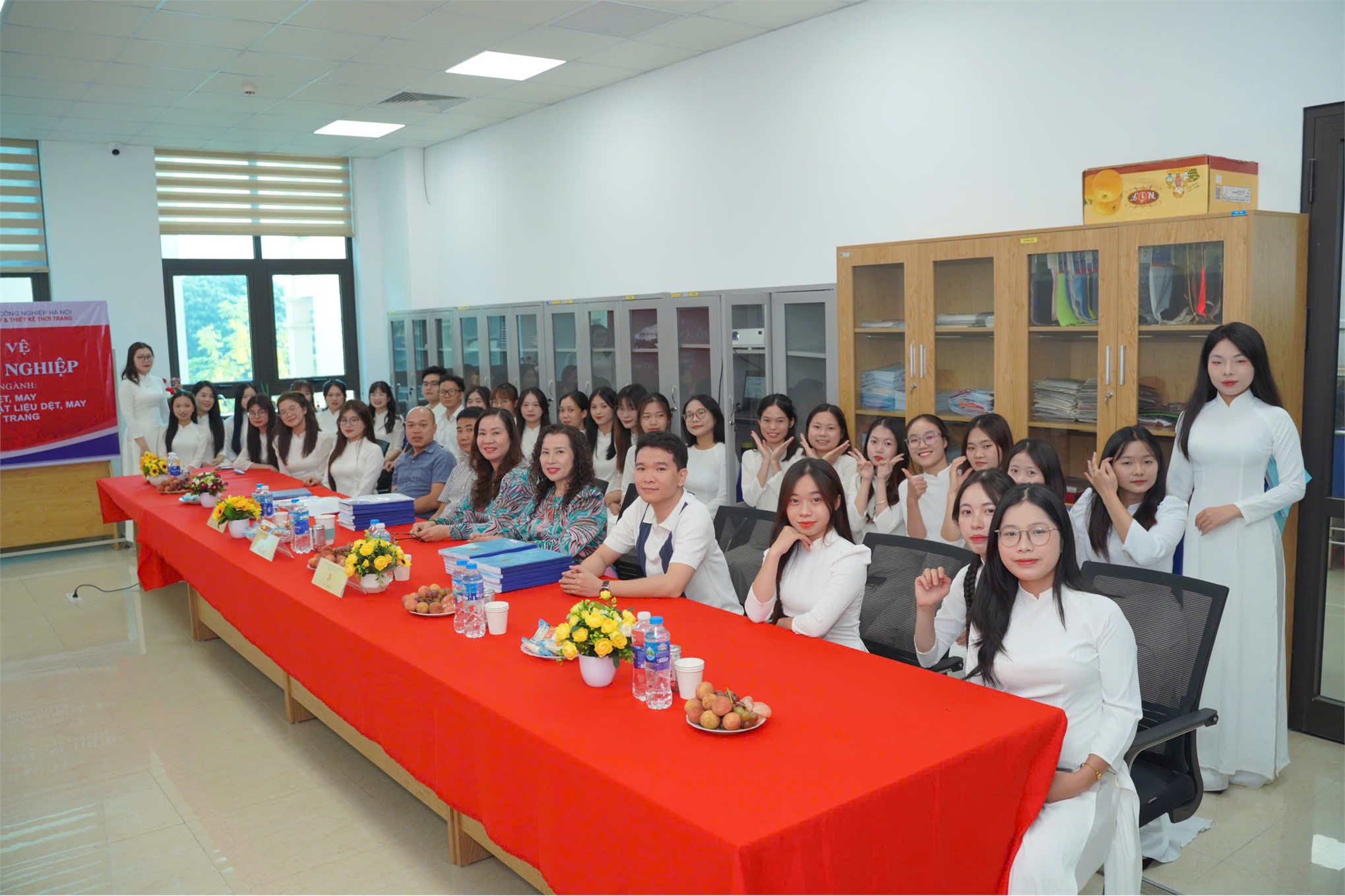 Lễ bảo vệ đồ án tốt nghiệp đại học khóa 16, ngành Công nghệ vật liệu dệt may- trường Đại học Công nghiệp Hà Nội