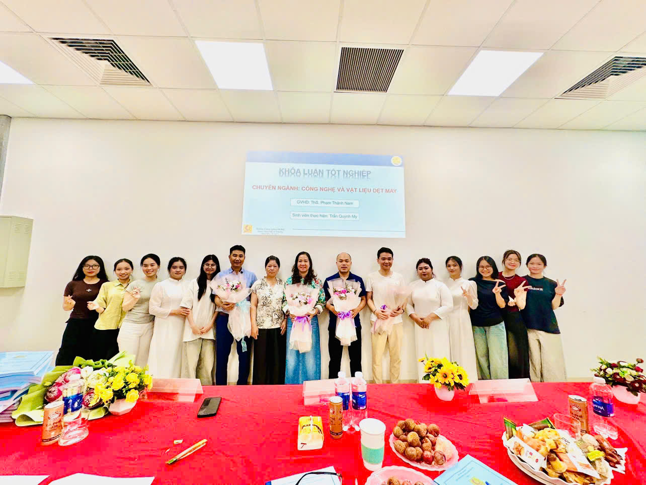 Lễ bảo vệ đồ án tốt nghiệp đại học khóa 16, ngành Công nghệ vật liệu dệt may- trường Đại học Công nghiệp Hà Nội