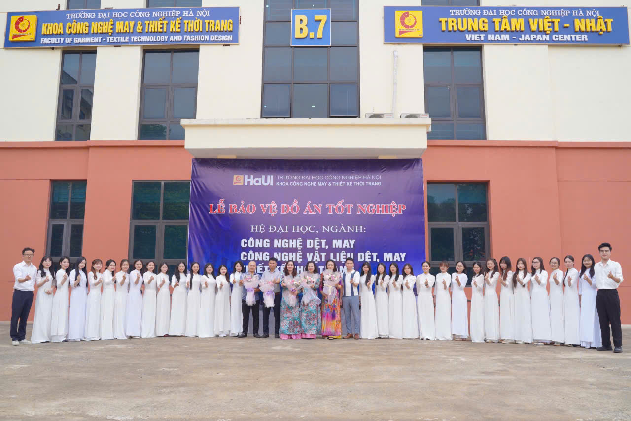 Lễ bảo vệ đồ án tốt nghiệp đại học khóa 16, ngành Công nghệ vật liệu dệt may- trường Đại học Công nghiệp Hà Nội