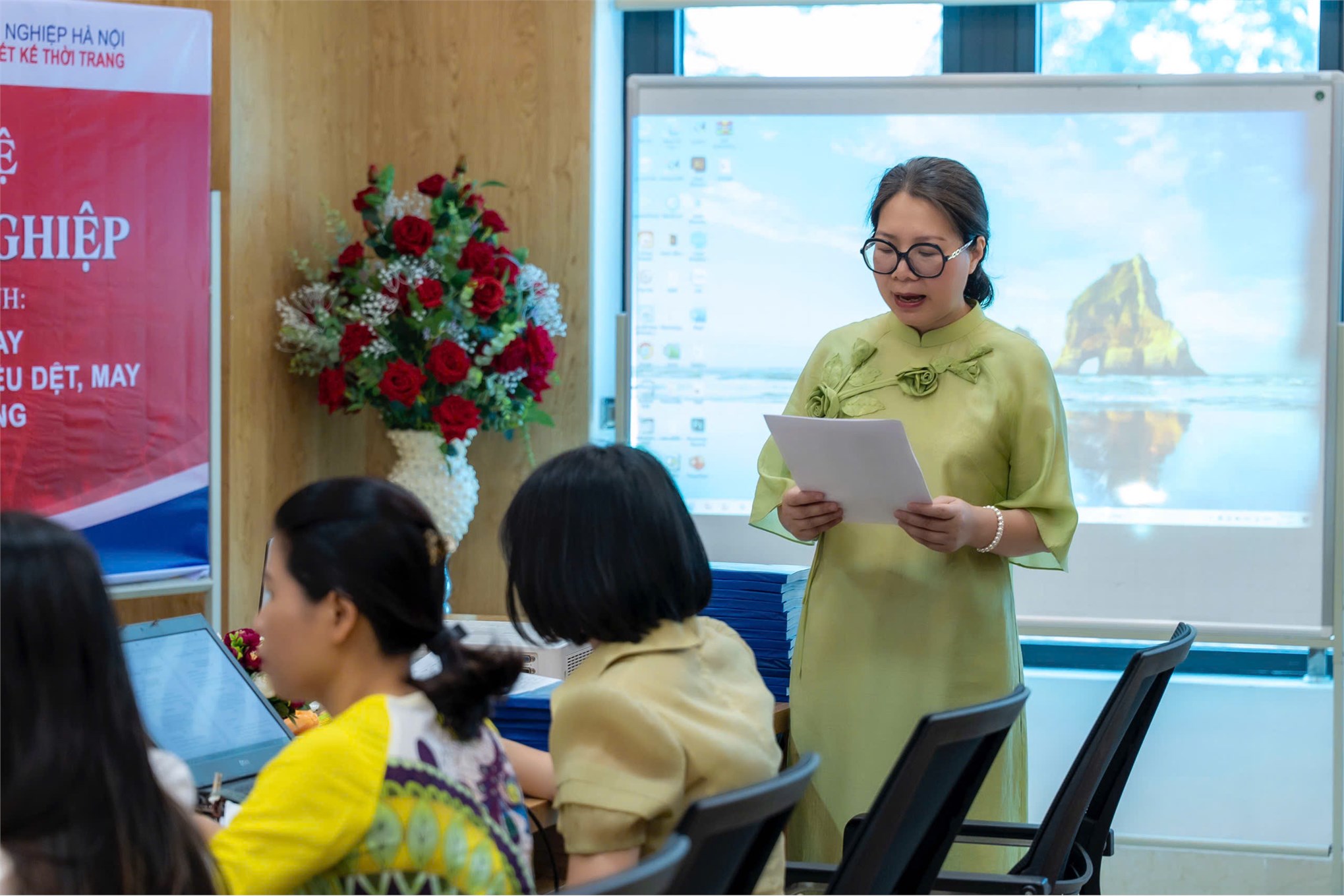 Lễ bảo vệ đồ án tốt nghiệp ngành Công nghệ Dệt, May – Hệ Đại học Khóa 16, Khoa Công nghệ May và Thiết kế Thời trang.