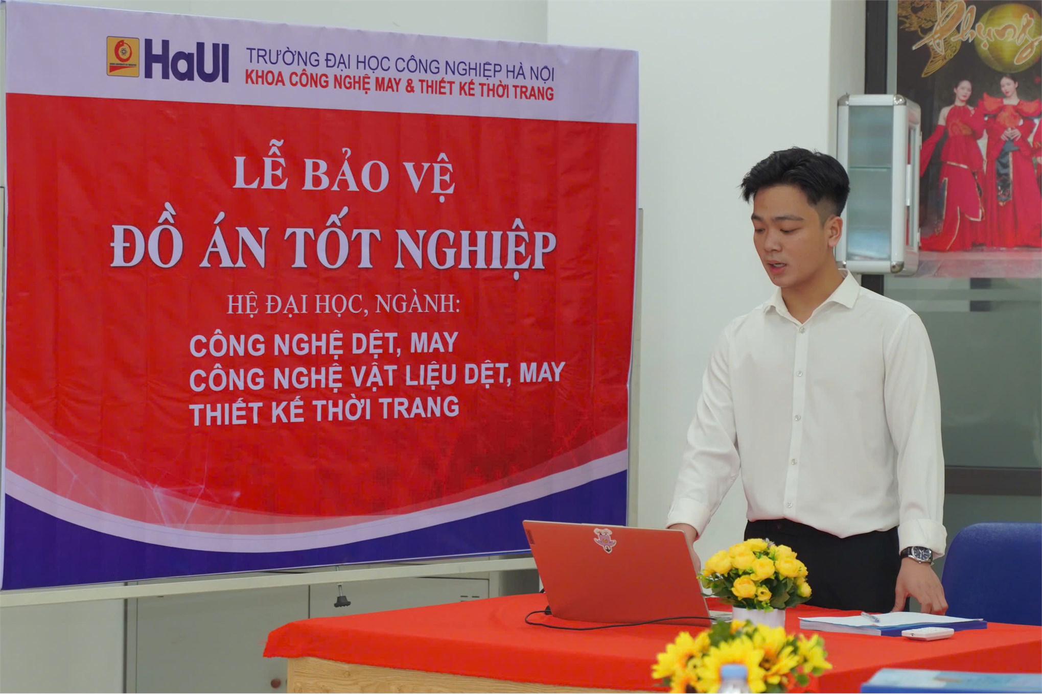 Lễ bảo vệ đồ án tốt nghiệp ngành Công nghệ Dệt, May – Hệ Đại học Khóa 16, Khoa Công nghệ May và Thiết kế Thời trang.