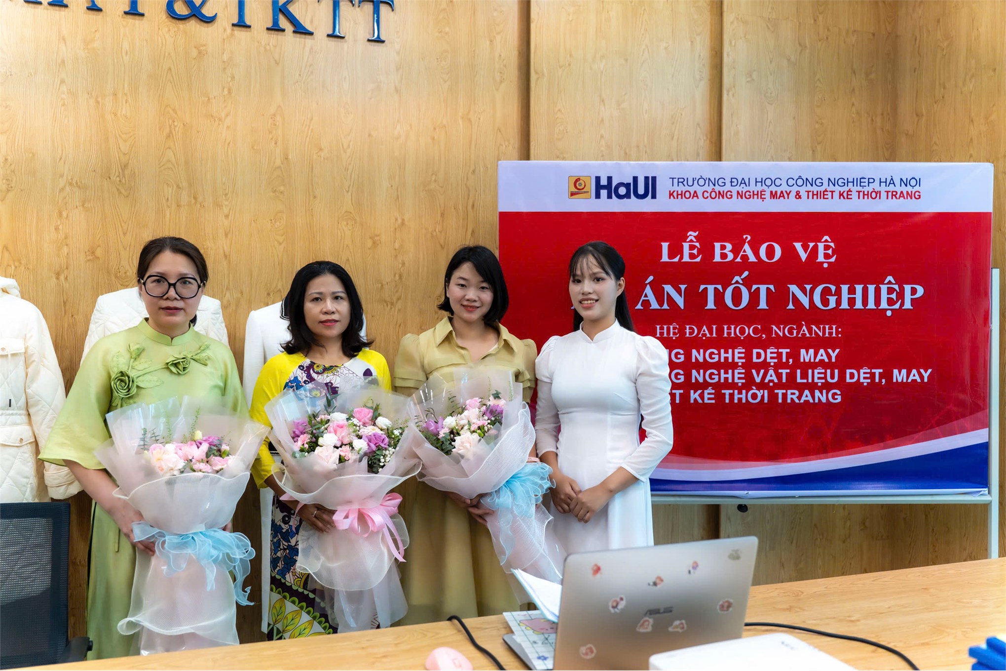 Lễ bảo vệ đồ án tốt nghiệp ngành Công nghệ Dệt, May – Hệ Đại học Khóa 16, Khoa Công nghệ May và Thiết kế Thời trang.