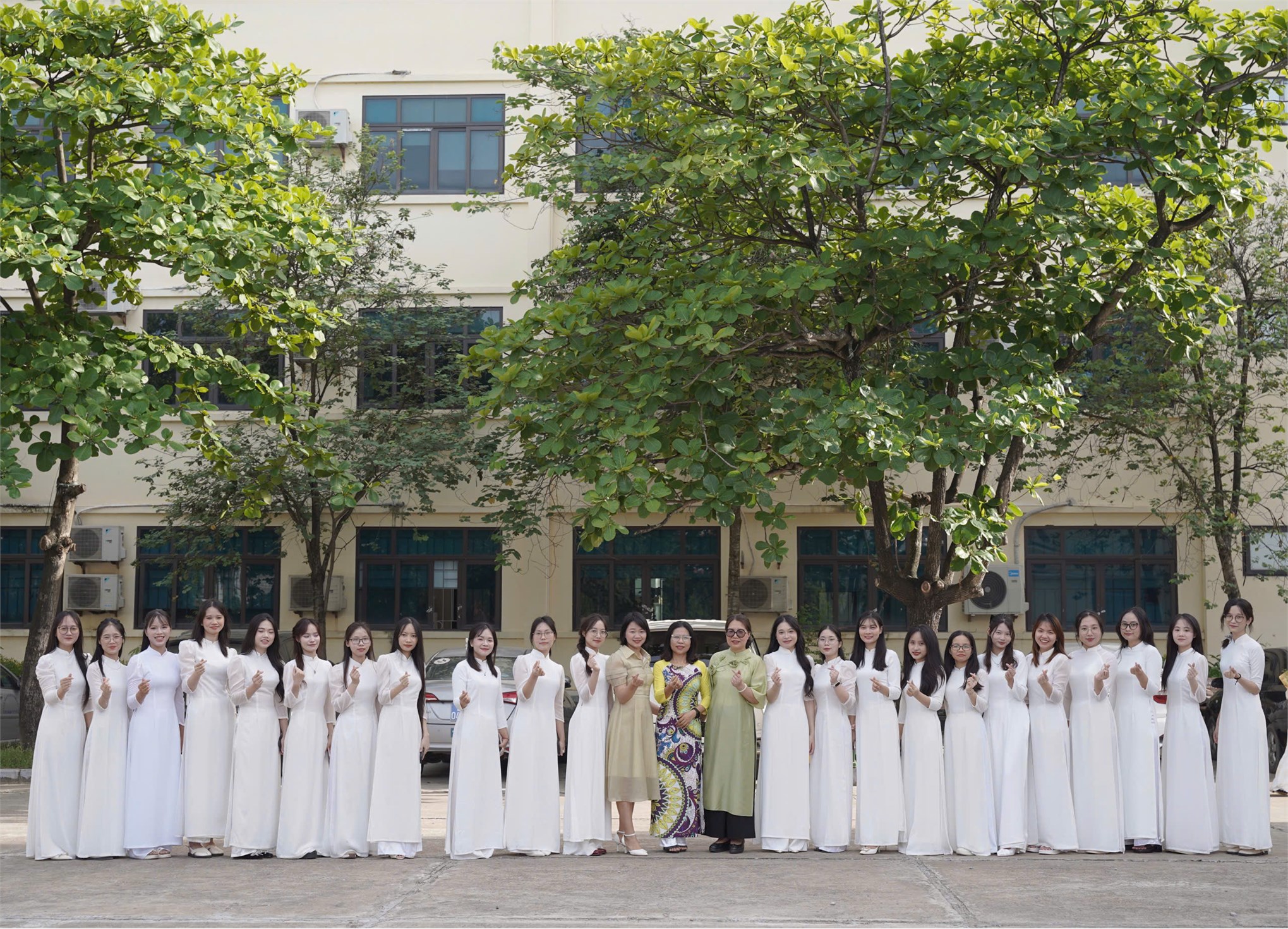 Lễ bảo vệ đồ án tốt nghiệp ngành Công nghệ Dệt, May – Hệ Đại học Khóa 16, Khoa Công nghệ May và Thiết kế Thời trang.