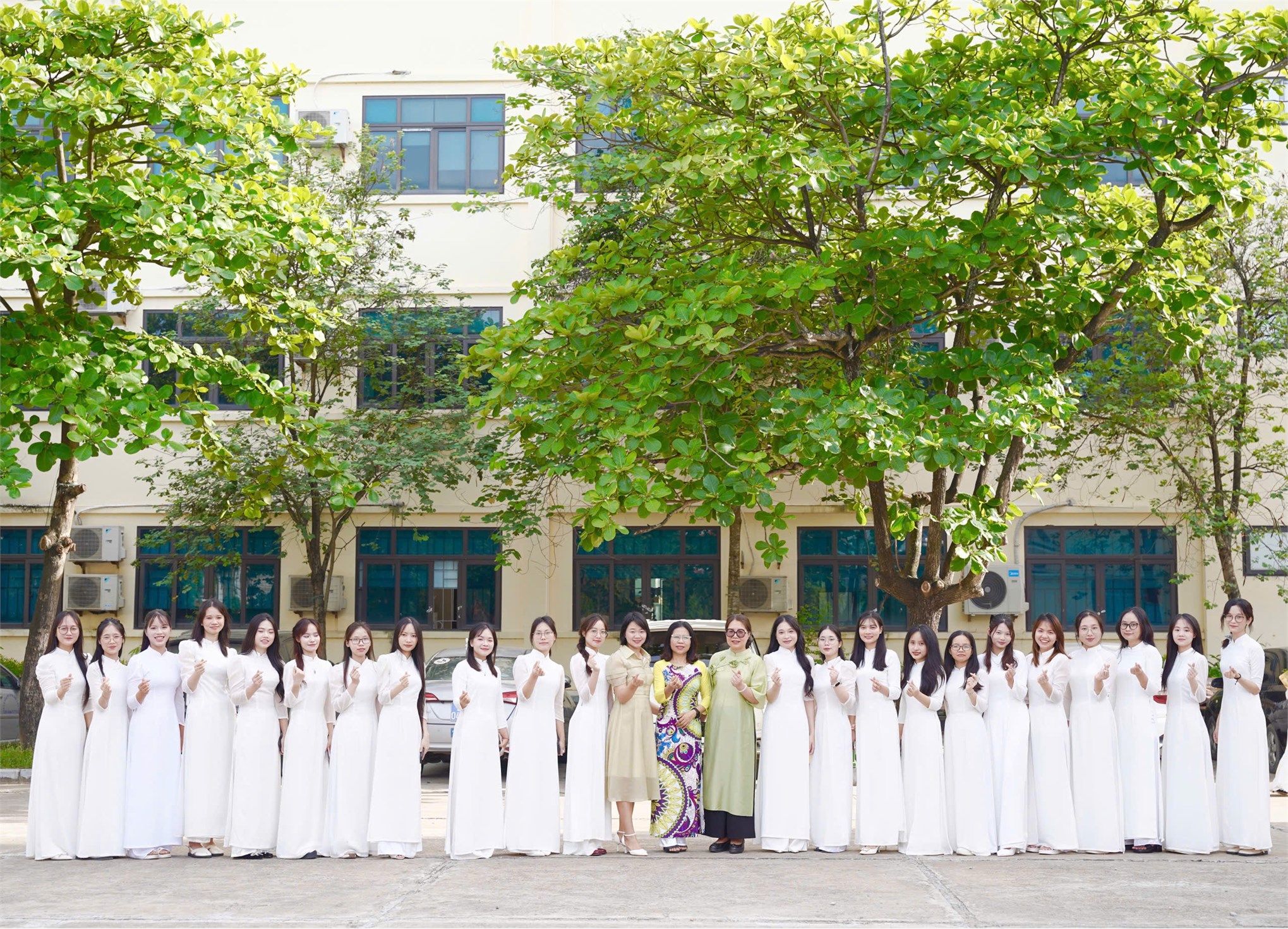 Lễ bảo vệ đồ án tốt nghiệp ngành Công nghệ Dệt, May – Hệ Đại học Khóa 16, Khoa Công nghệ May và Thiết kế Thời trang.