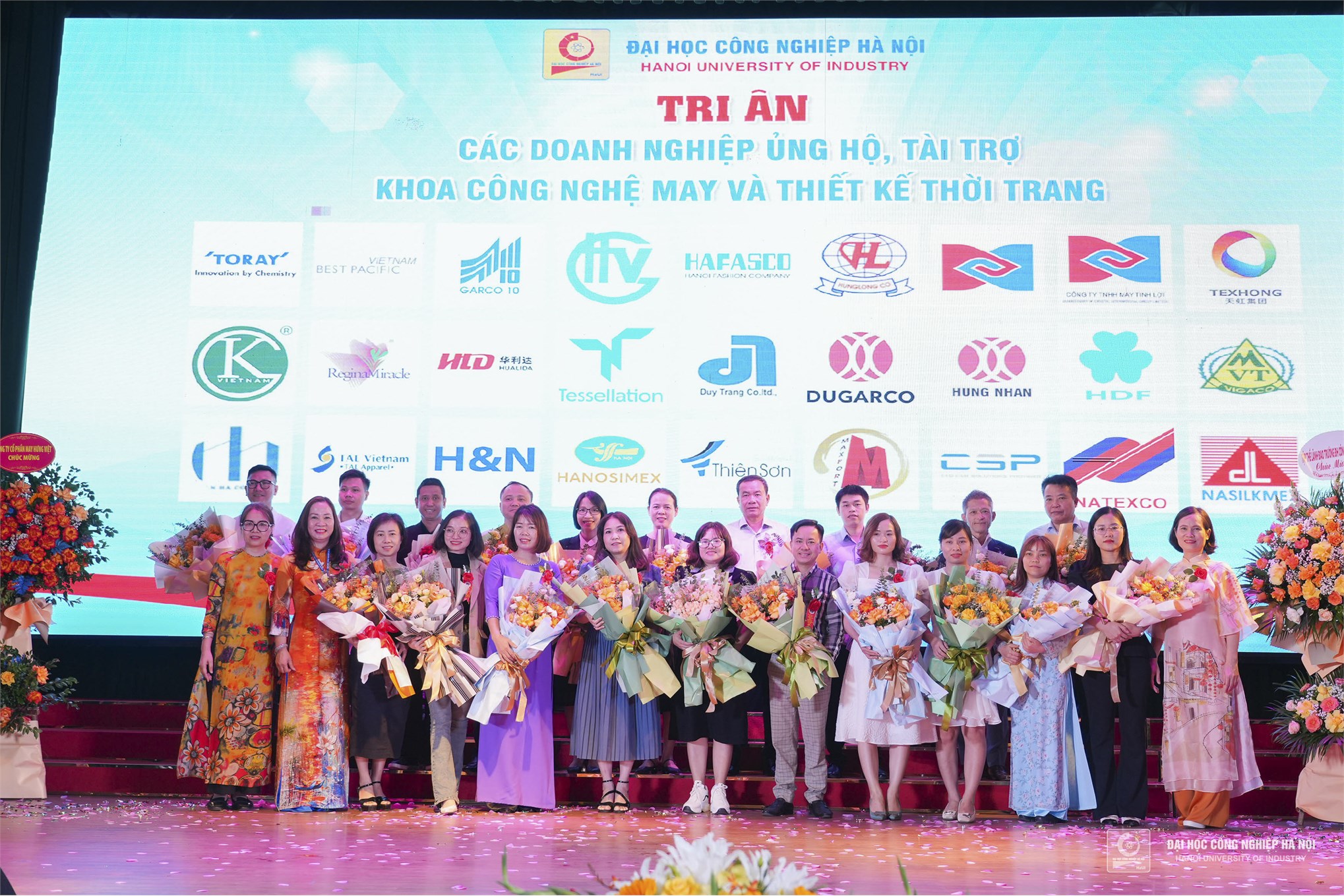 CHÀO MỪNG TÂN SINH VIÊN K20 ĐẾN VỚI KHOA CÔNG NGHỆ MAY & THIẾT KẾ THỜI TRANG, HaUI