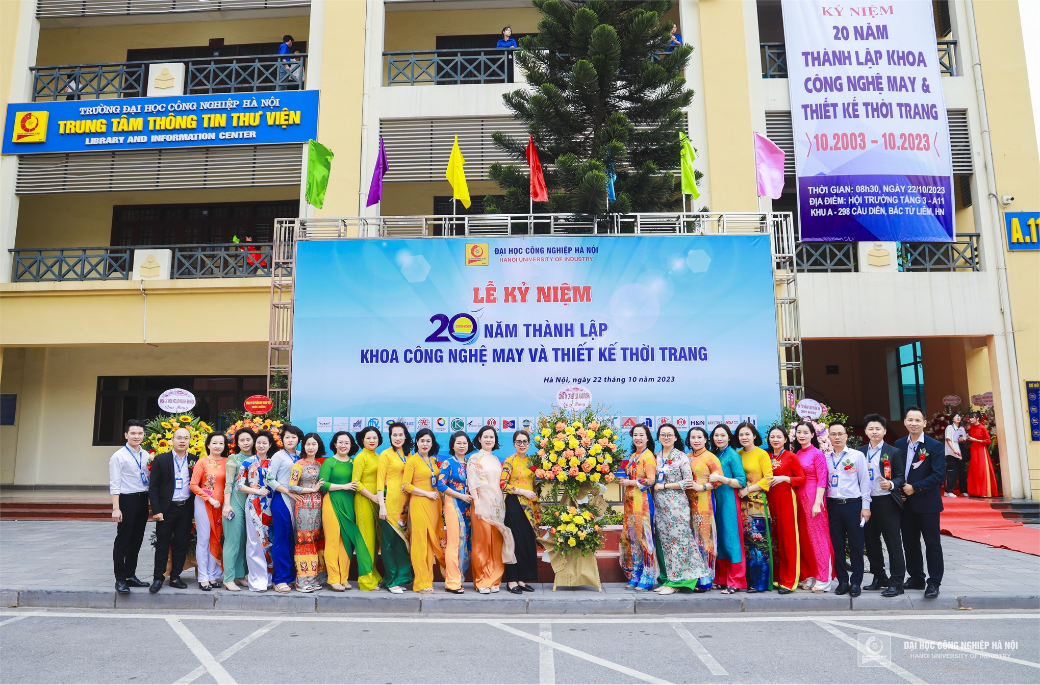CHÀO MỪNG TÂN SINH VIÊN K20 ĐẾN VỚI KHOA CÔNG NGHỆ MAY & THIẾT KẾ THỜI TRANG, HaUI