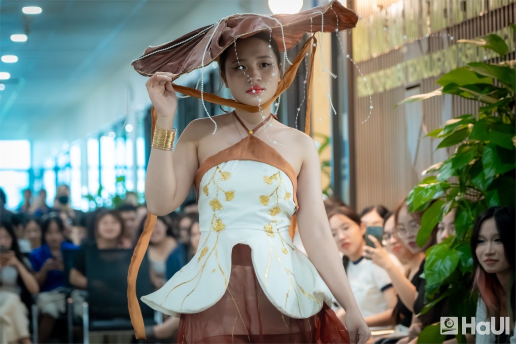 Sự giao thoa giữa truyền thống và hiện đại- Bản lĩnh thiết kế của Tân cử nhân ngành Thiết kế Thời trang khóa 16