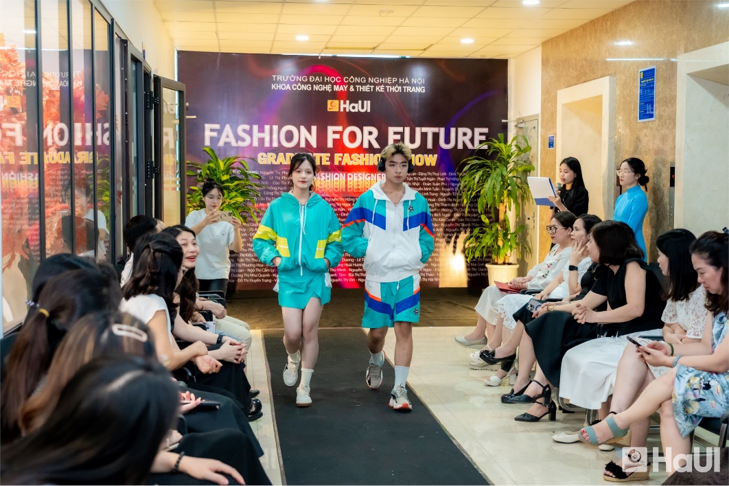 Sự giao thoa giữa truyền thống và hiện đại- Bản lĩnh thiết kế của Tân cử nhân ngành Thiết kế Thời trang khóa 16