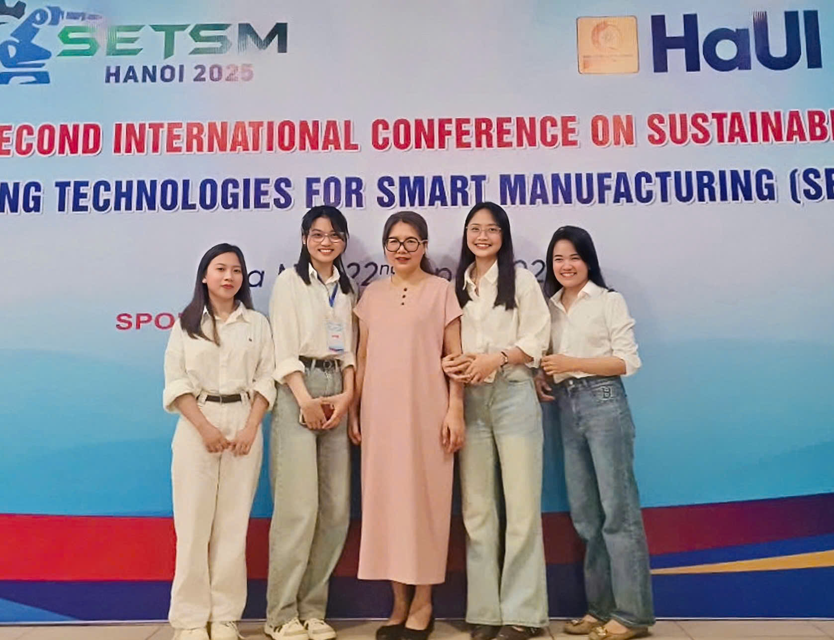 Công tác Nghiên cứu khoa học năm học 2024–2025- Khoa Công nghệ May & Thiết kế Thời trang – Đại học Công nghiệp Hà Nội