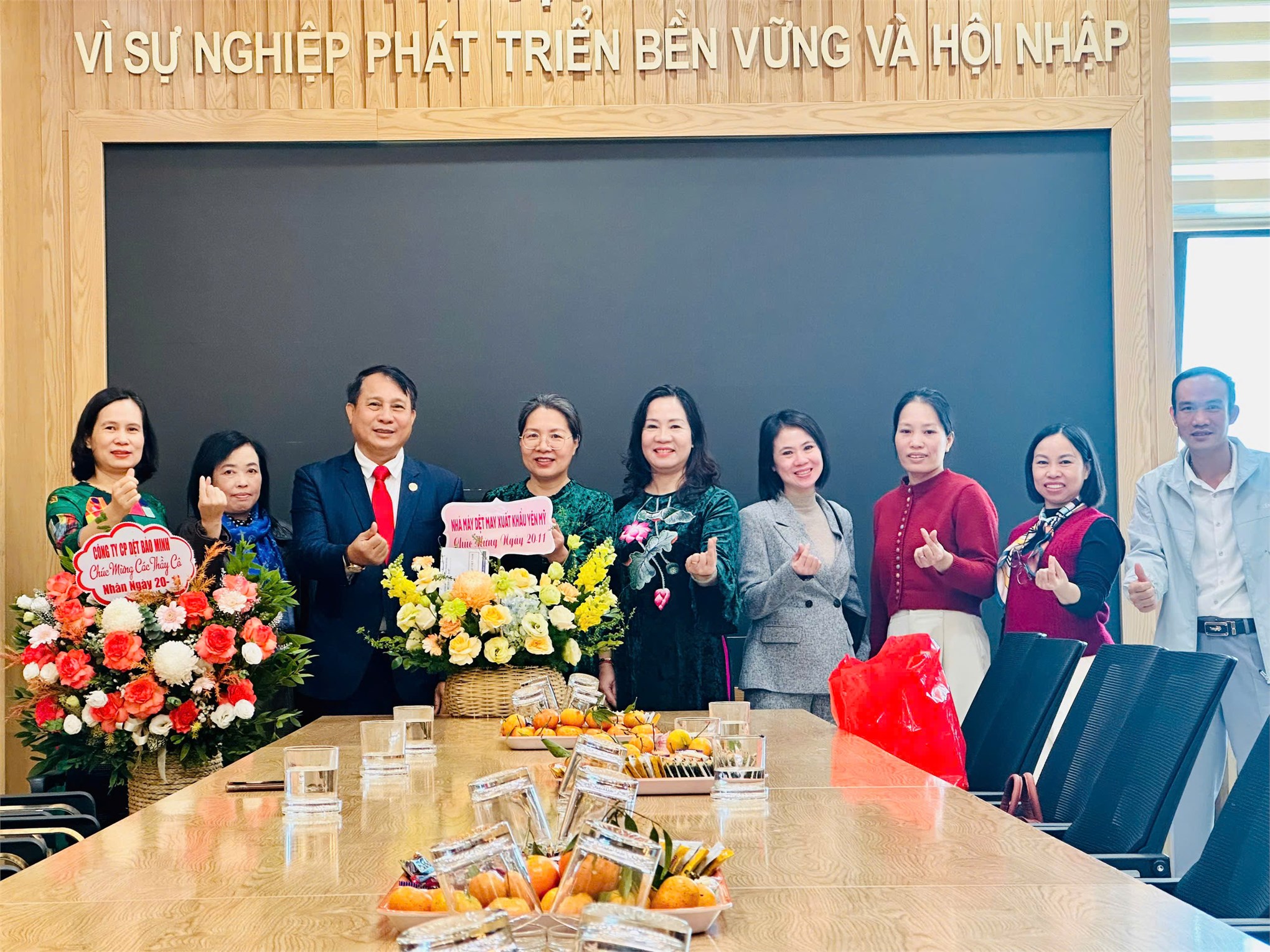 Gặp gỡ tri ân các thế hệ thầy cô giáo Khoa Công nghệ May & Thiết kế Thời trang nhân ngày Nhà giáo Việt nam 20/11