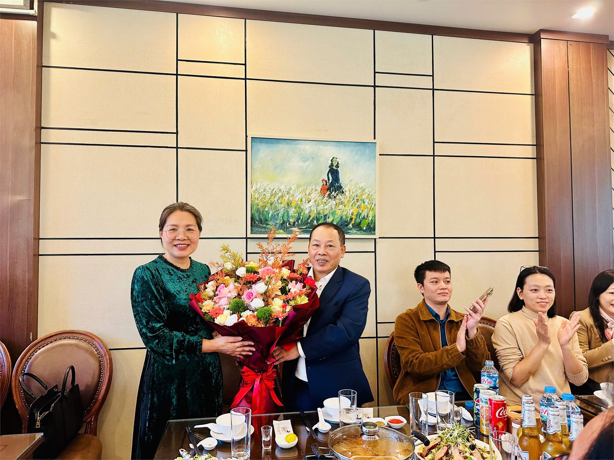 Gặp gỡ tri ân các thế hệ thầy cô giáo Khoa Công nghệ May & Thiết kế Thời trang nhân ngày Nhà giáo Việt nam 20/11