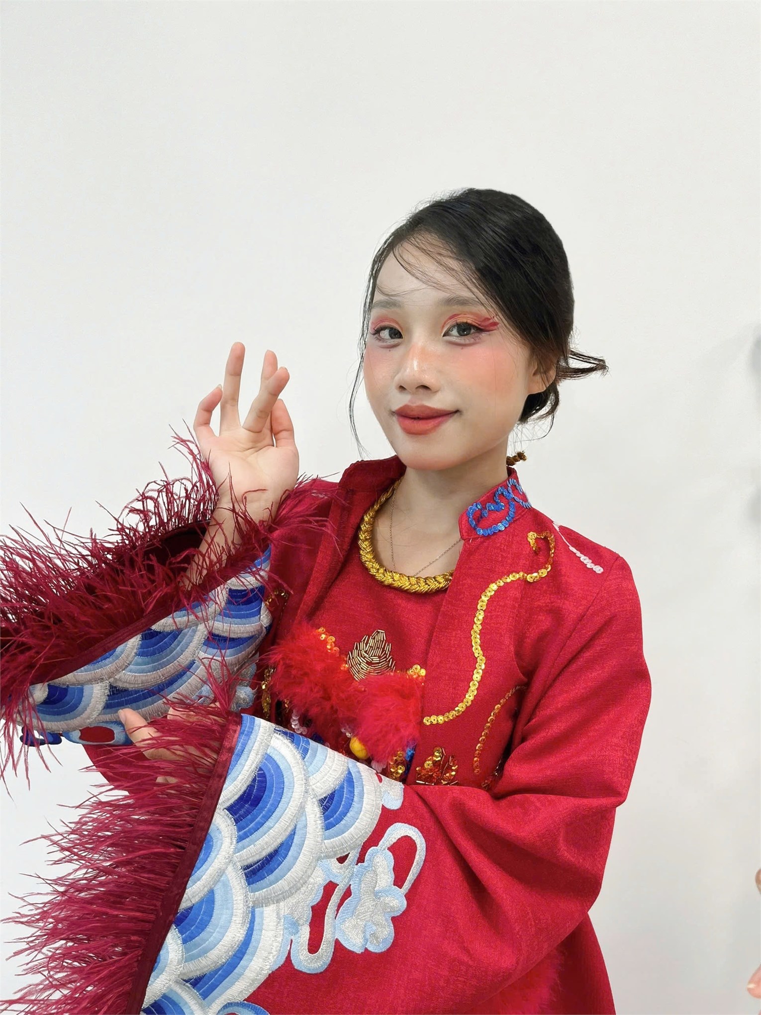 TRANG ĐIỂM & NHIẾP ẢNH TRONG ĐÀO TẠO ĐẠI HỌC NGÀNH THIẾT KẾ THỜI TRANG TẠI KHOA CNM & TKTT – ĐẠI HỌC CÔNG NGHIỆP HÀ NỘI