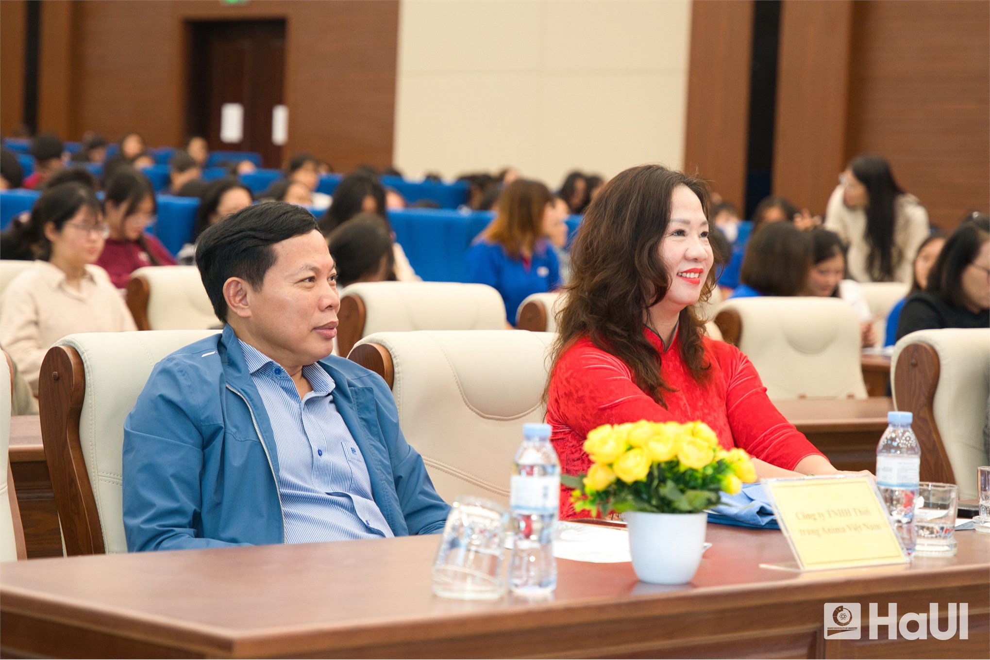 Tọa đàm “Định hướng nghề nghiệp cho sinh viên K20 của khoa CNM&TKTT: Vững bước tương lai”