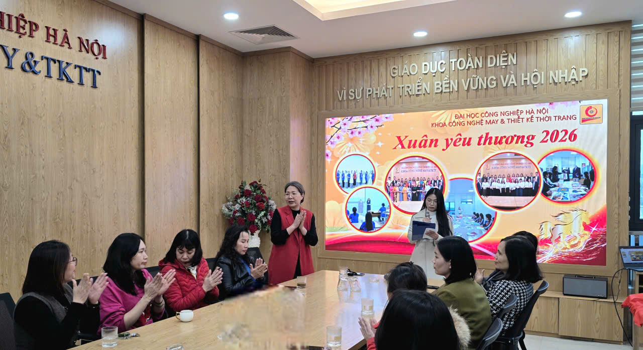 “XUÂN YÊU THƯƠNG – TẾT SẺ CHIA 2026 ” đến với các em sinh viên Khoa Công nghệ May & Thiết kế thời trang, Đại học Công nghiệp Hà Nội