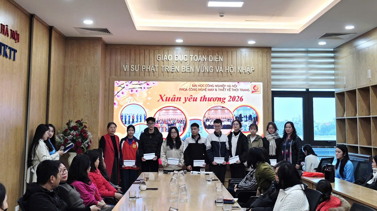 “XUÂN YÊU THƯƠNG – TẾT SẺ CHIA 2026 ” đến với các em sinh viên Khoa Công nghệ May & Thiết kế thời trang, Đại học Công nghiệp Hà Nội
