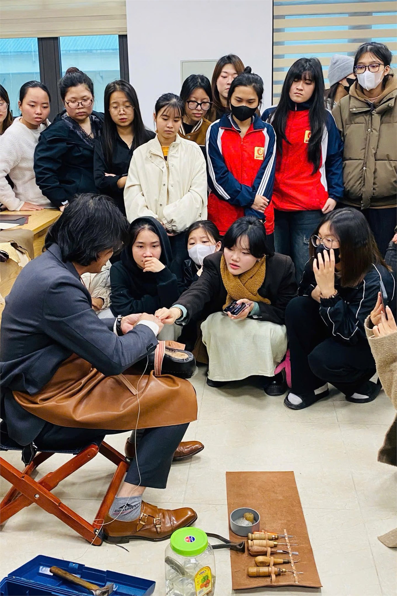 WORKSHOP XU HƯỚNG VÀ ỨNG DỤNG DA TRONG THIẾT KẾ THỜI TRANG