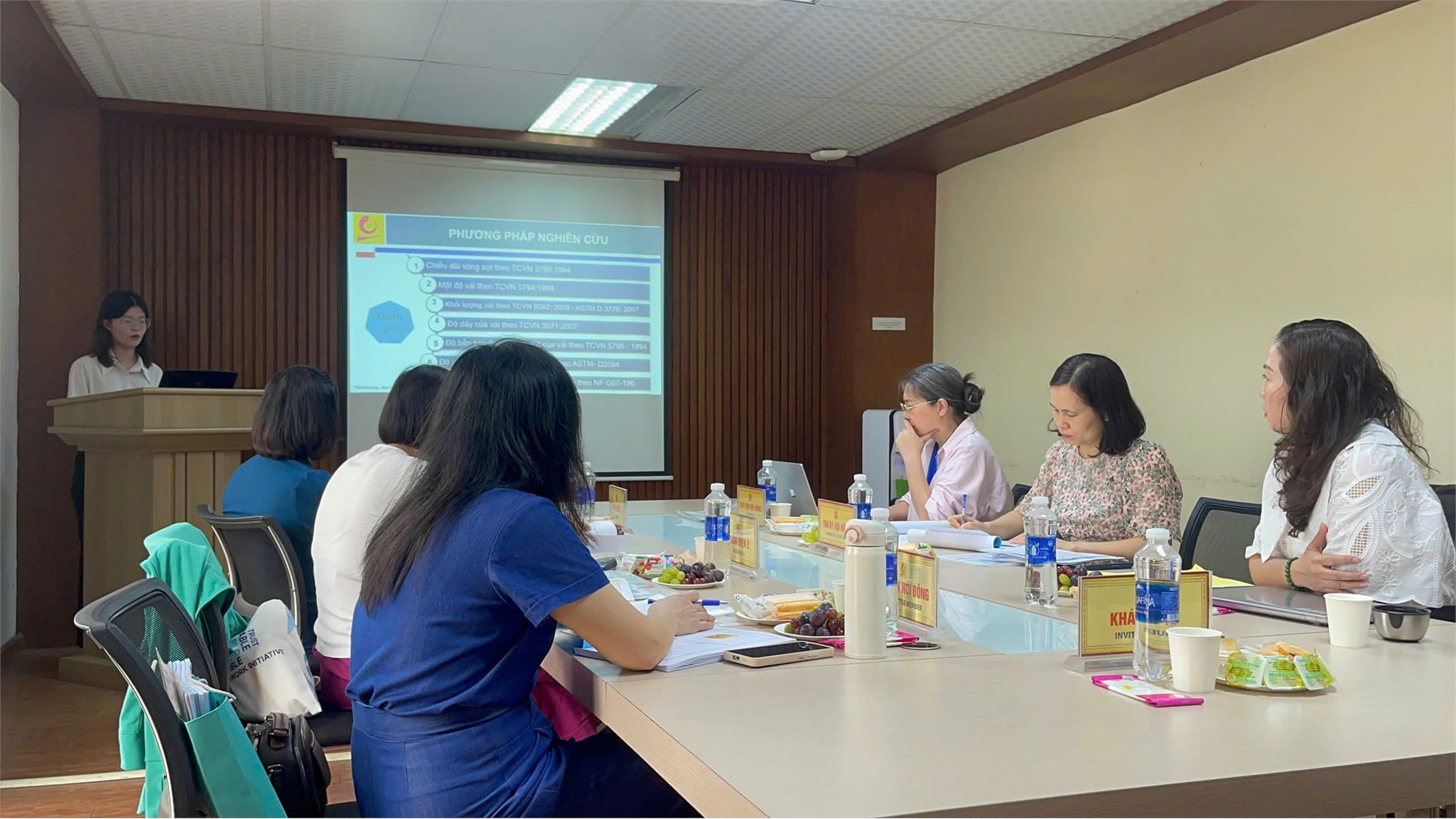 Bảo vệ đề án tốt nghiệp thạc sĩ ngành Công nghệ Dệt May