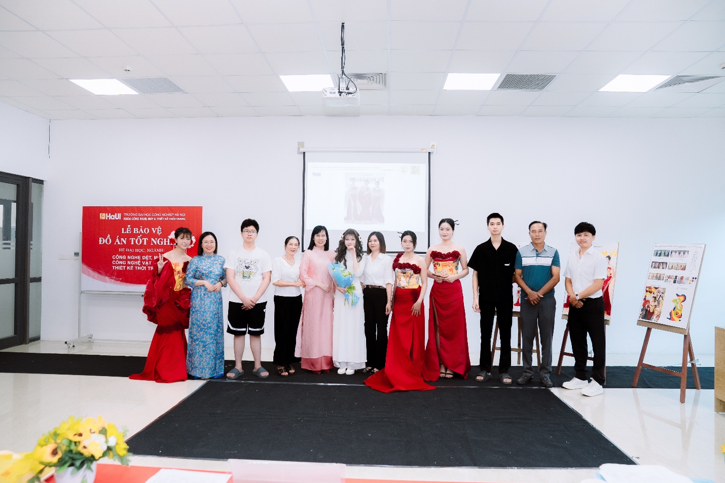LỄ BẢO VỆ ĐỒ ÁN TỐT NGHIỆP NGÀNH THIẾT KẾ THỜI TRANG KHÓA 17 - KHOA CÔNG NGHỆ MAY VÀ THIẾT KẾ THỜI TRANG, ĐẠI HỌC CÔNG NGHIỆP HÀ NỘI