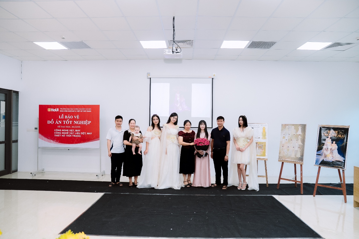 LỄ BẢO VỆ ĐỒ ÁN TỐT NGHIỆP NGÀNH THIẾT KẾ THỜI TRANG KHÓA 17 - KHOA CÔNG NGHỆ MAY VÀ THIẾT KẾ THỜI TRANG, ĐẠI HỌC CÔNG NGHIỆP HÀ NỘI