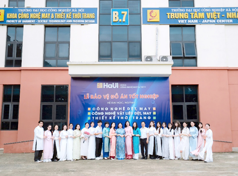LỄ BẢO VỆ ĐỒ ÁN TỐT NGHIỆP NGÀNH THIẾT KẾ THỜI TRANG KHÓA 17 - KHOA CÔNG NGHỆ MAY VÀ THIẾT KẾ THỜI TRANG, ĐẠI HỌC CÔNG NGHIỆP HÀ NỘI