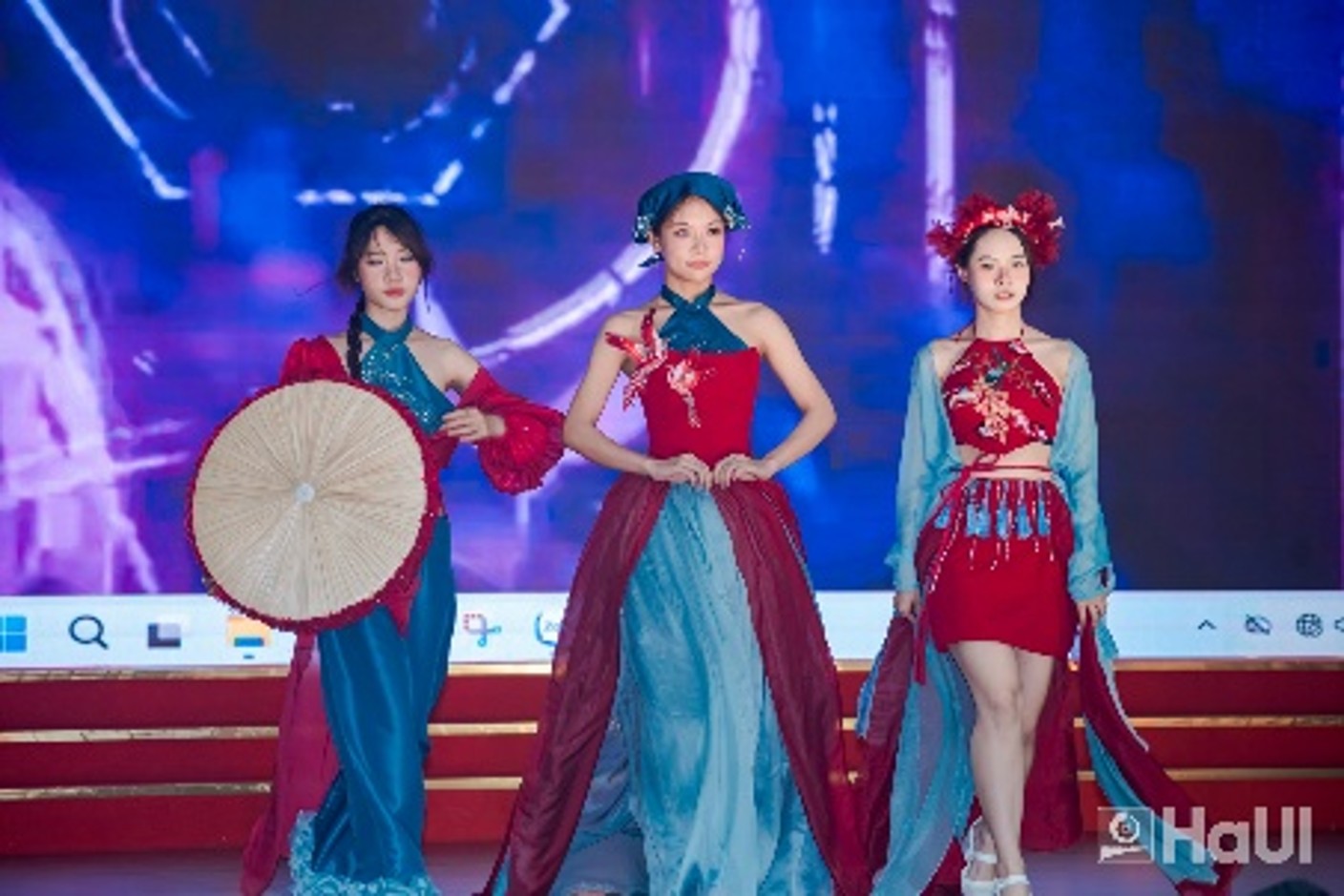 Từ giảng đường sáng tạo đến sàn diễn bài tốt nghiệp: Sinh viên ngành Thiết kế thời trang khẳng định bản lĩnh tại Đại học Công nghiệp Hà Nội