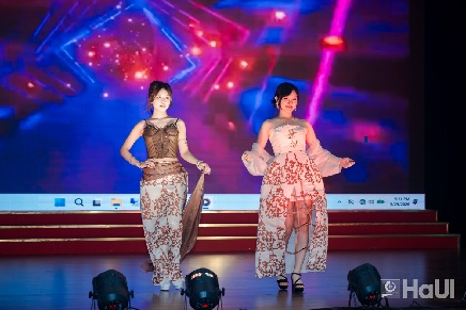 Từ giảng đường sáng tạo đến sàn diễn bài tốt nghiệp: Sinh viên ngành Thiết kế thời trang khẳng định bản lĩnh tại Đại học Công nghiệp Hà Nội