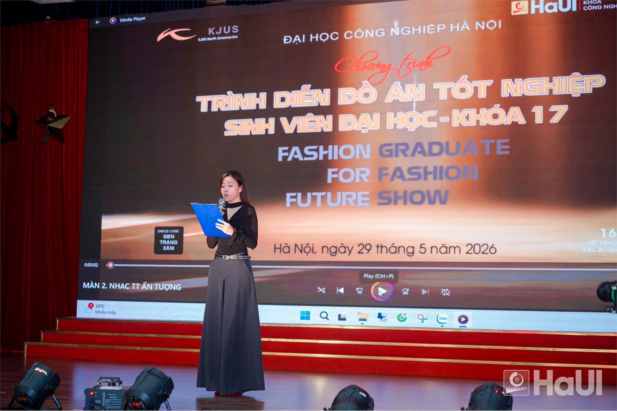 Từ giảng đường sáng tạo đến sàn diễn bài tốt nghiệp: Sinh viên ngành Thiết kế thời trang khẳng định bản lĩnh tại Đại học Công nghiệp Hà Nội