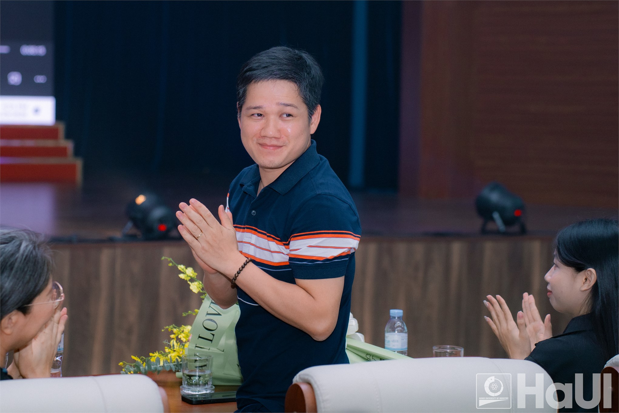 Từ ý tưởng đến đơn hàng thực tế: Ngành Công nghệ dệt, may khẳng định năng lực đào tạo qua màn trình diễn thời trang ứng dụng tại Đại học công nghiệp Hà Nội