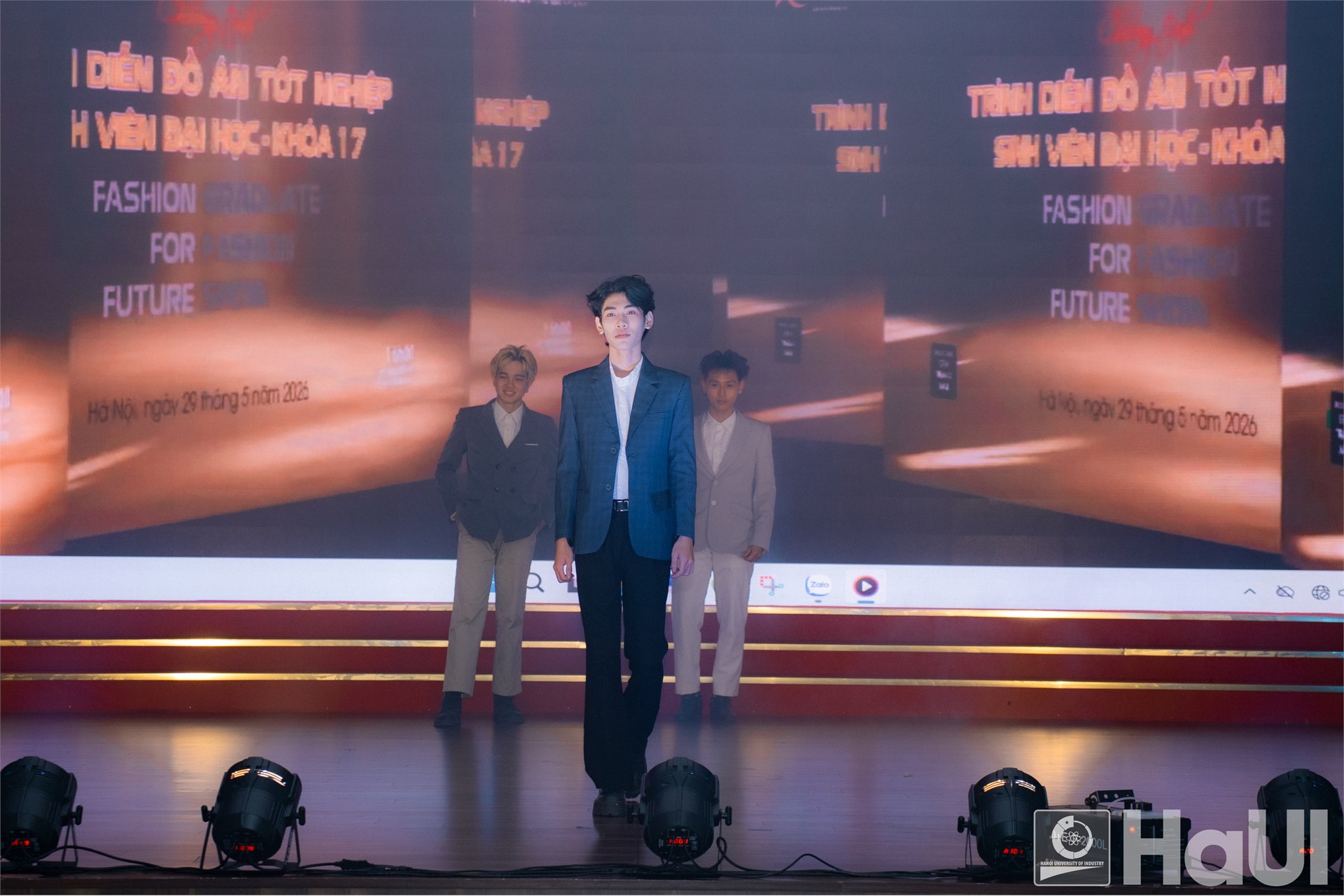Từ ý tưởng đến đơn hàng thực tế: Ngành Công nghệ dệt, may khẳng định năng lực đào tạo qua màn trình diễn thời trang ứng dụng tại Đại học công nghiệp Hà Nội