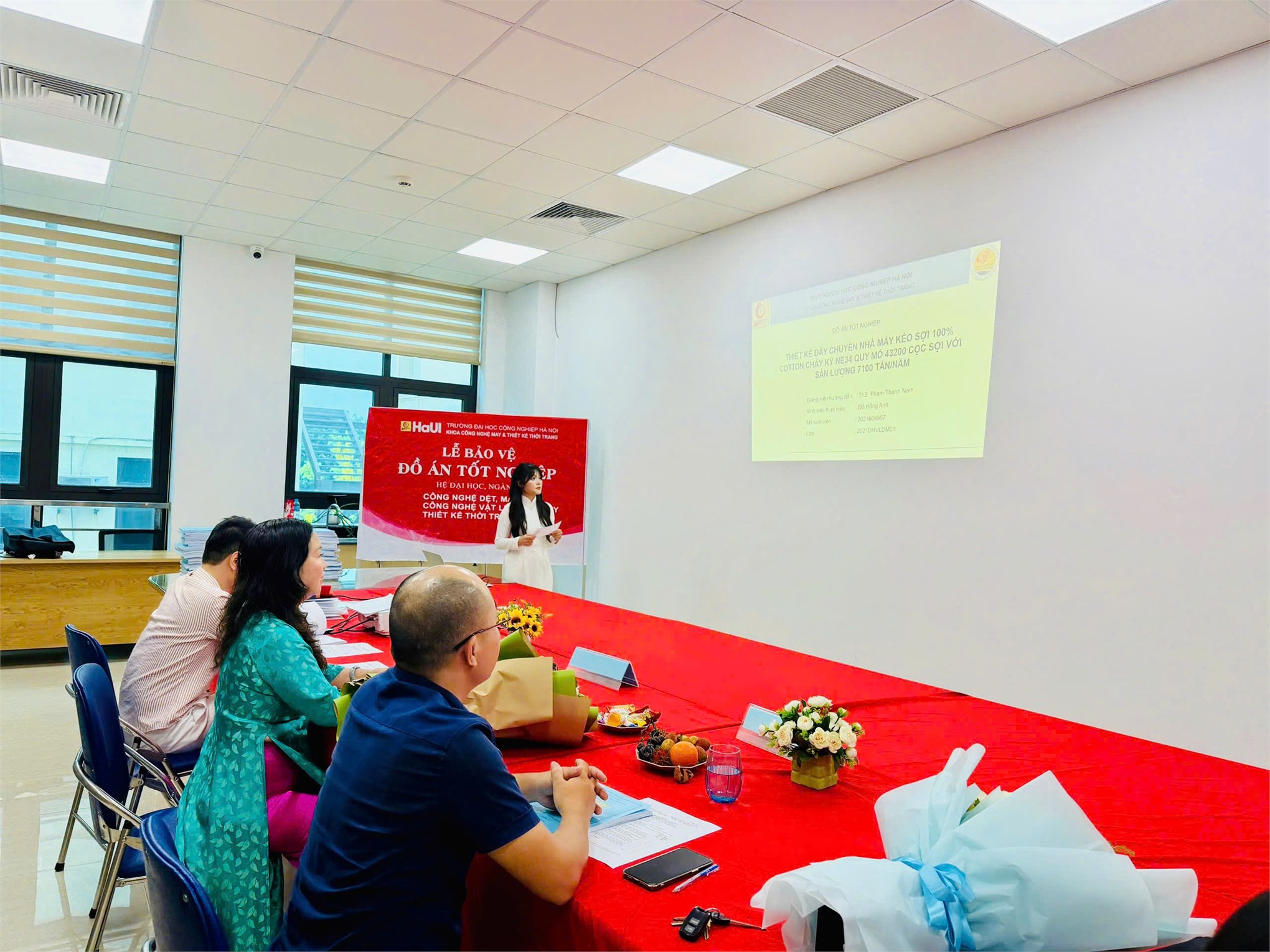 Lễ bảo vệ đồ án tốt nghiệp đại học khóa 17, ngành Công nghệ Vật liệu Dệt may- Dấu mốc khẳng định tri thức- khát vọng tuổi trẻ