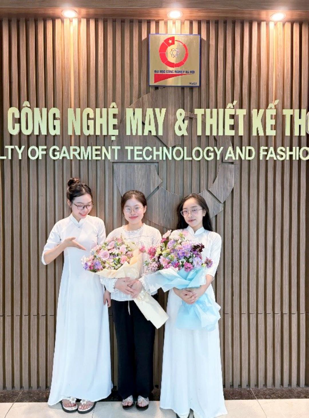 Lễ bảo vệ đồ án tốt nghiệp đại học khóa 17, ngành Công nghệ Vật liệu Dệt may- Dấu mốc khẳng định tri thức- khát vọng tuổi trẻ