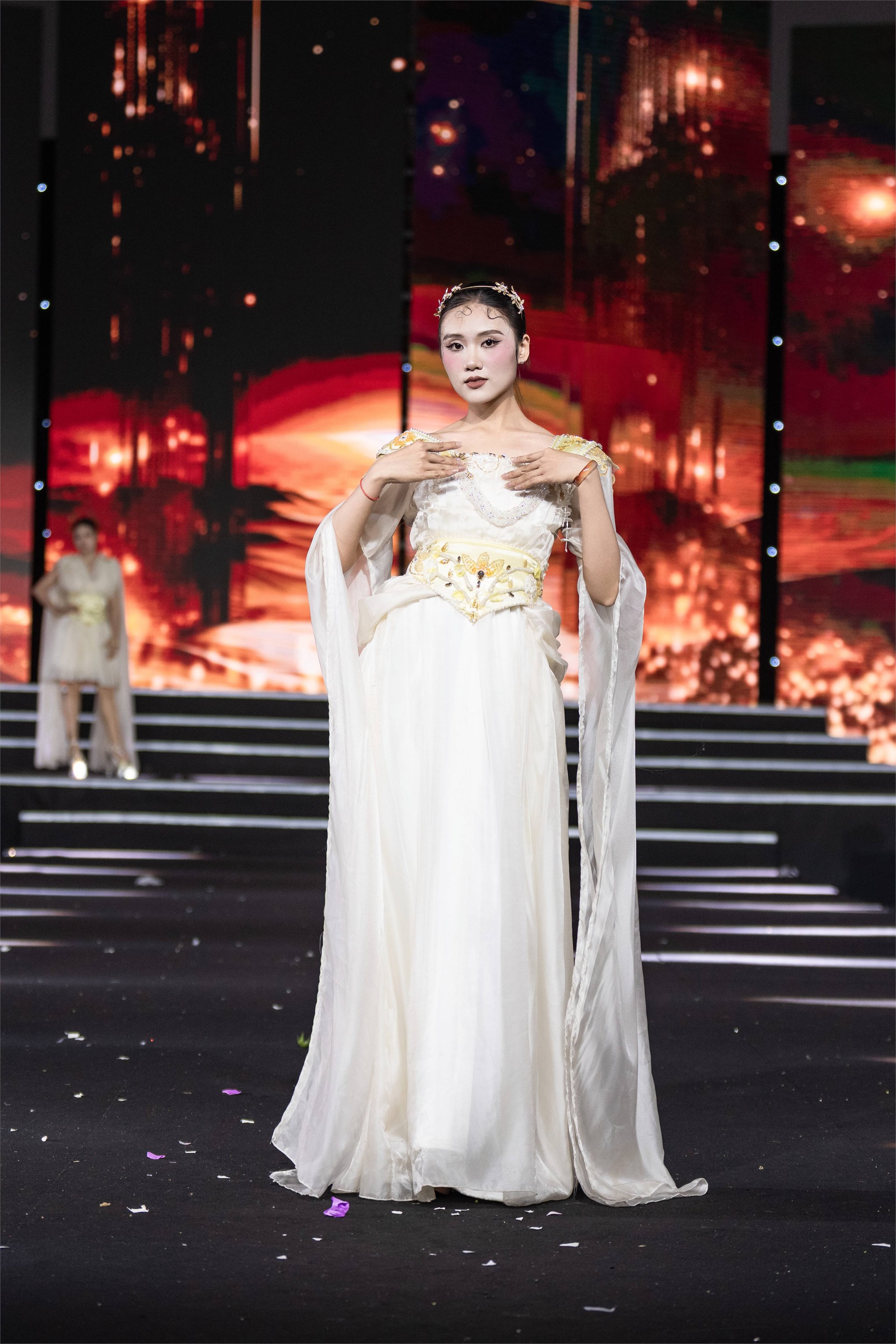 Sinh viên Khoa Công nghệ May & Thiết kế thời trang ghi đấu ấn tại sự kiện thời trang toàn cầu Global Fashion Week All Stars 2026
