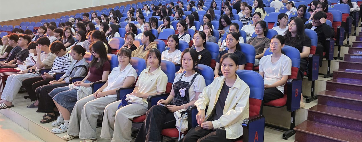 ĐỊNH HƯỚNG NGHỀ NGHIỆP CHO SINH VIÊN K21: VỮNG BƯỚC TƯƠNG LAI